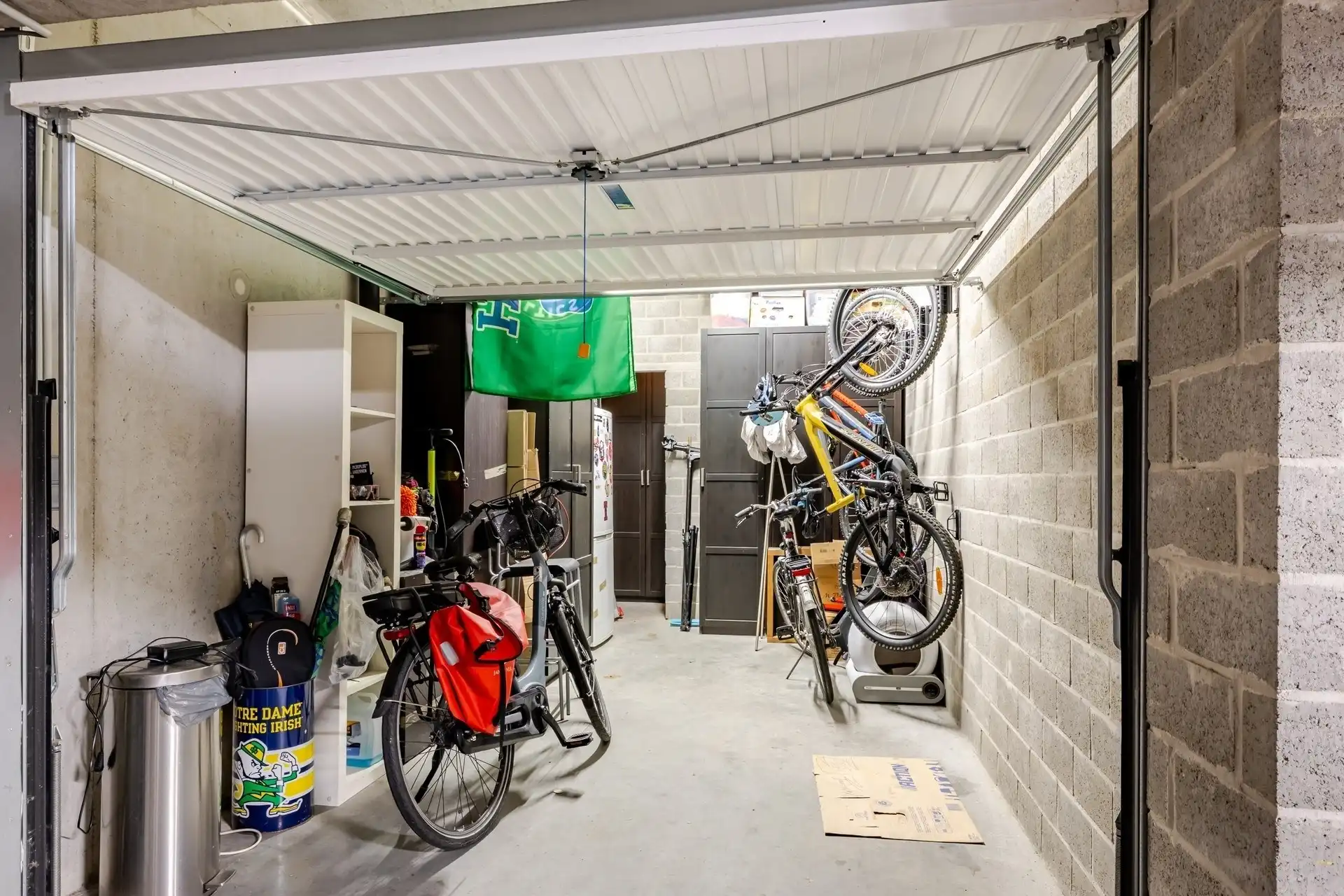 Lichtrijk duplexappartement met 2 SLPK, 2 badkamers & garage foto 21