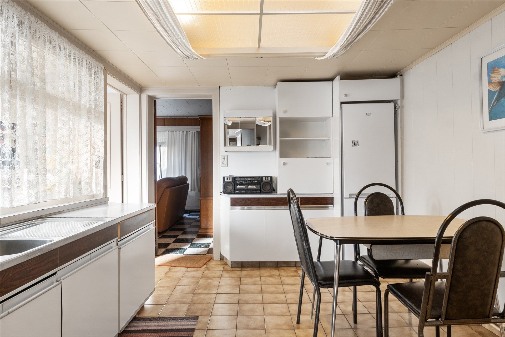 op te knappen woning met leuke tuin en inpandige garage. foto 6