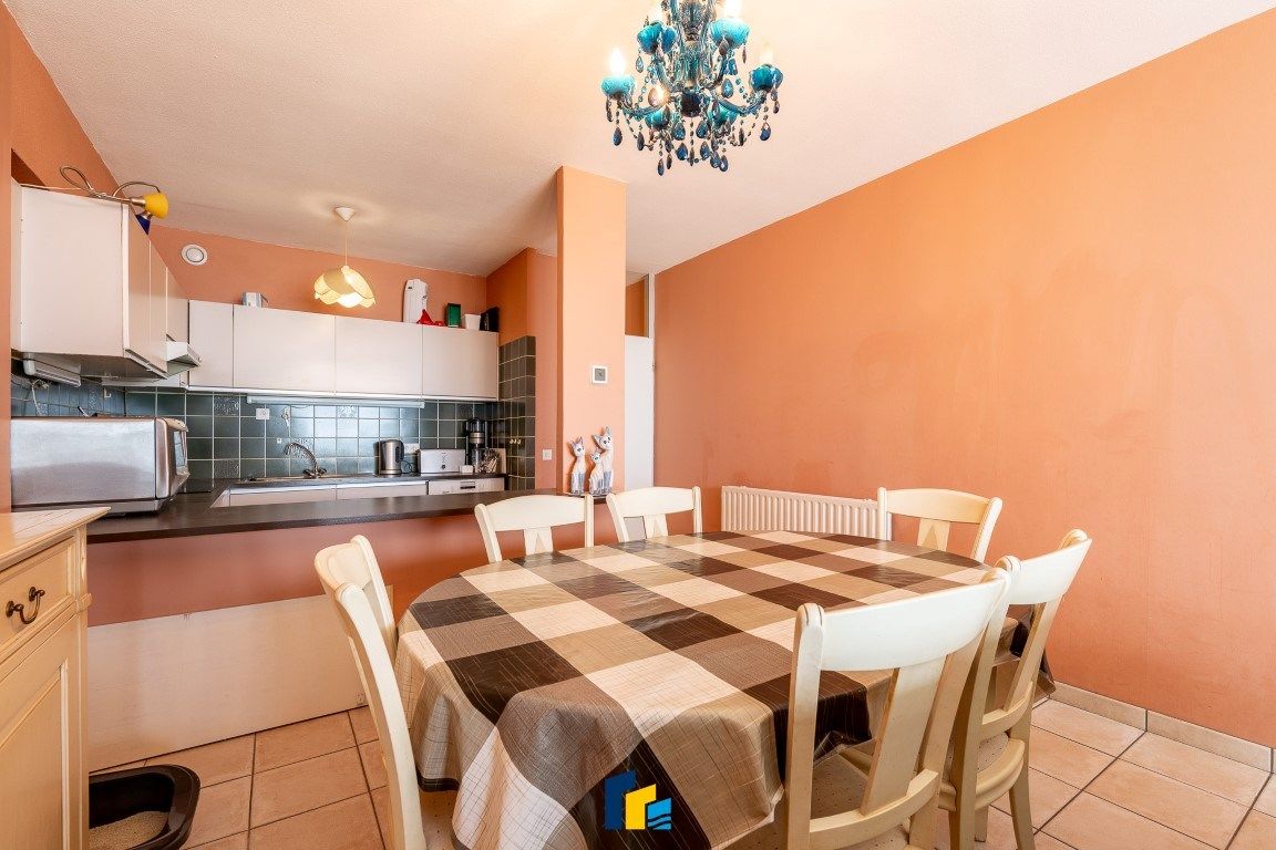 Charmant en ruim appartement met panoramisch zeezicht foto 4