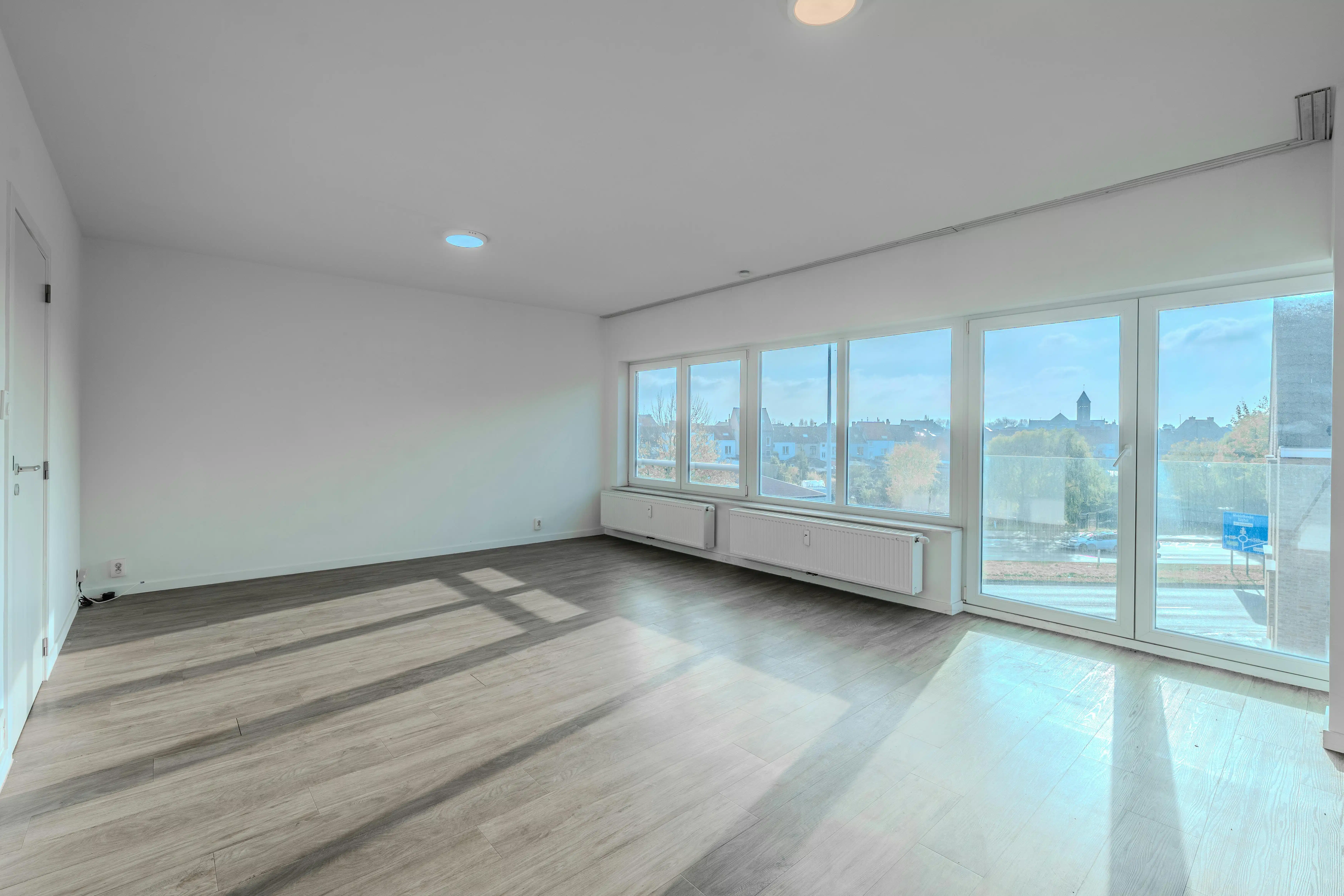 Instapklaar 2-slaapkamerappartement te Oostende foto {{pictureIndex}}