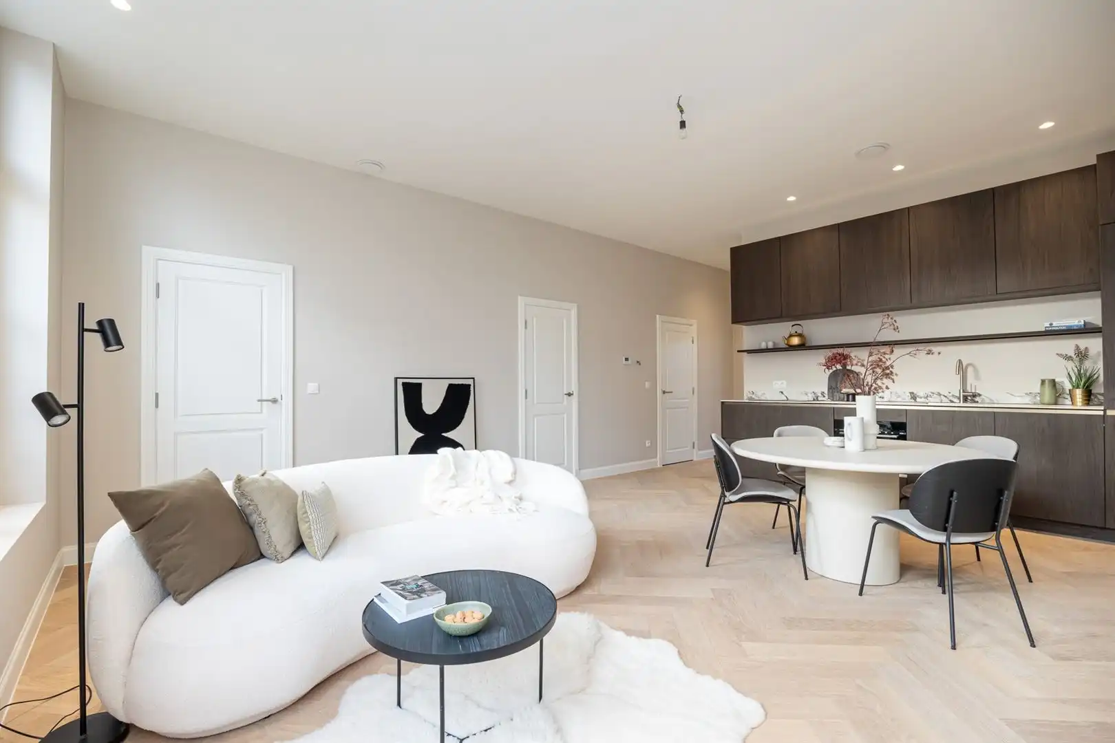 Prachtig afgewerkt appartement foto {{pictureIndex}}