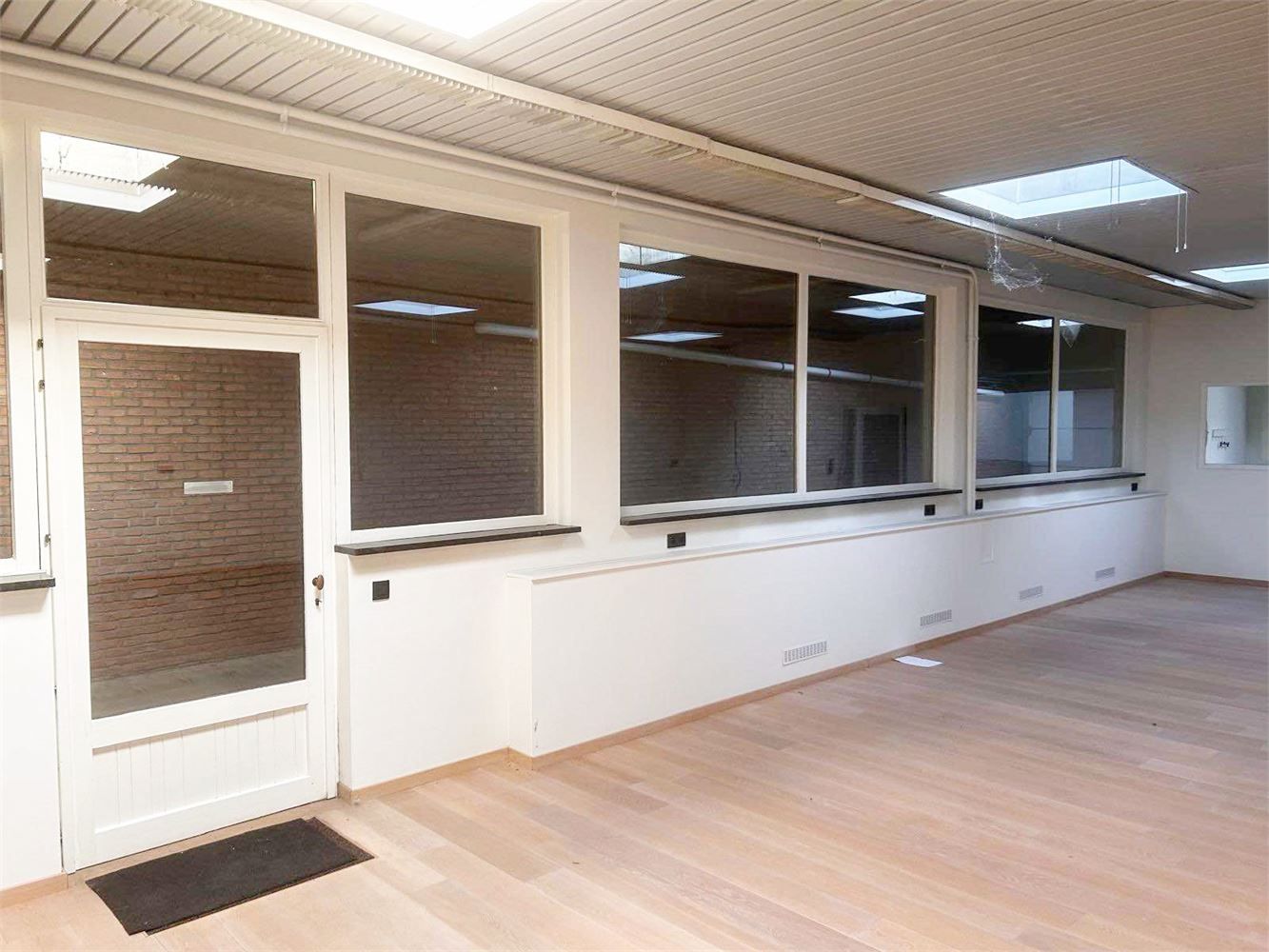 KANTOOR INCLUSIEF 4 PARKEERPLAATSEN foto 4