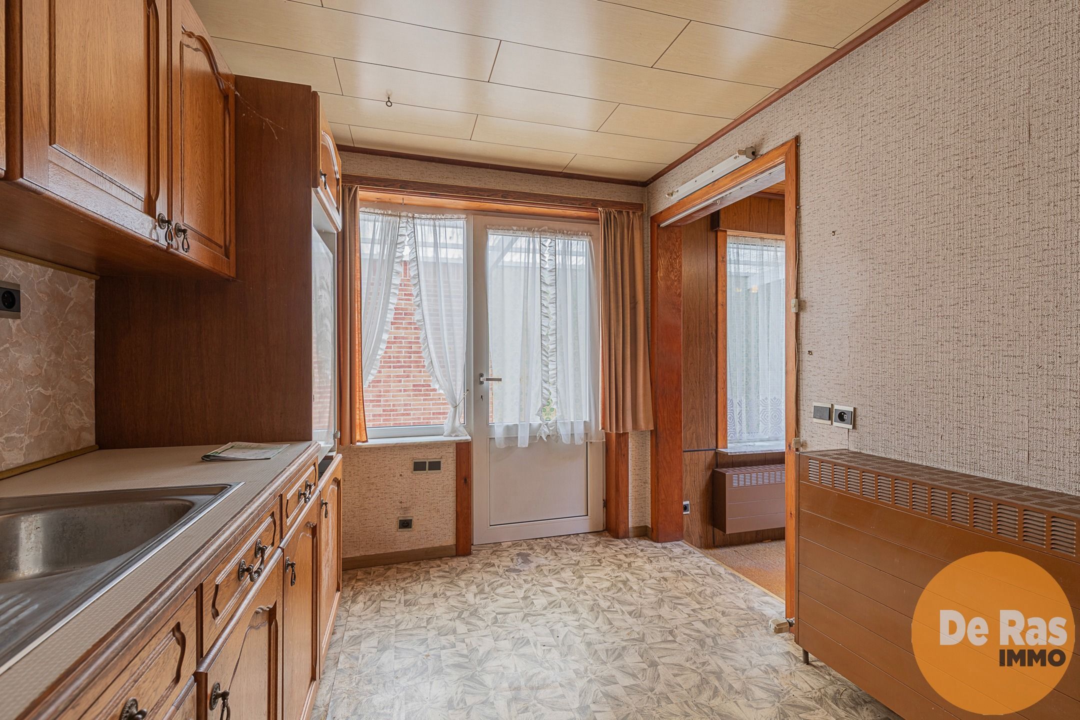 HERZELE - Stevige eengezinswoning op 200m van de markt foto 7