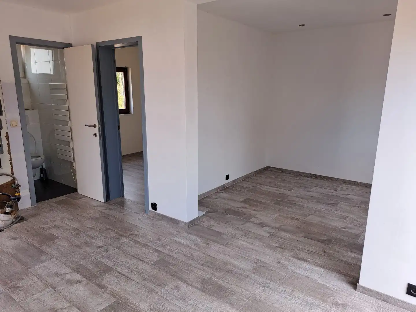 Moderne vakantiewoning met ruim zonnig terras. foto 5