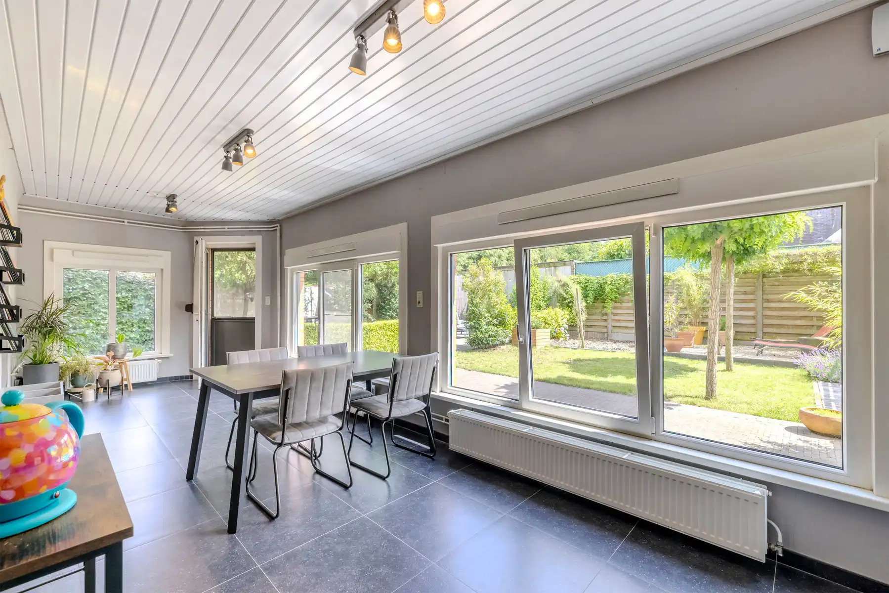 Instapklare woning met 4 slpks, 2 badks en gezellige tuin foto 6