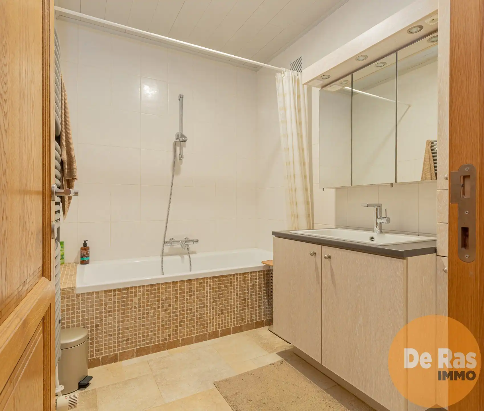 HEKELGEM –Mooie villa met 4 slaapkamers en schitterende tuin foto 12