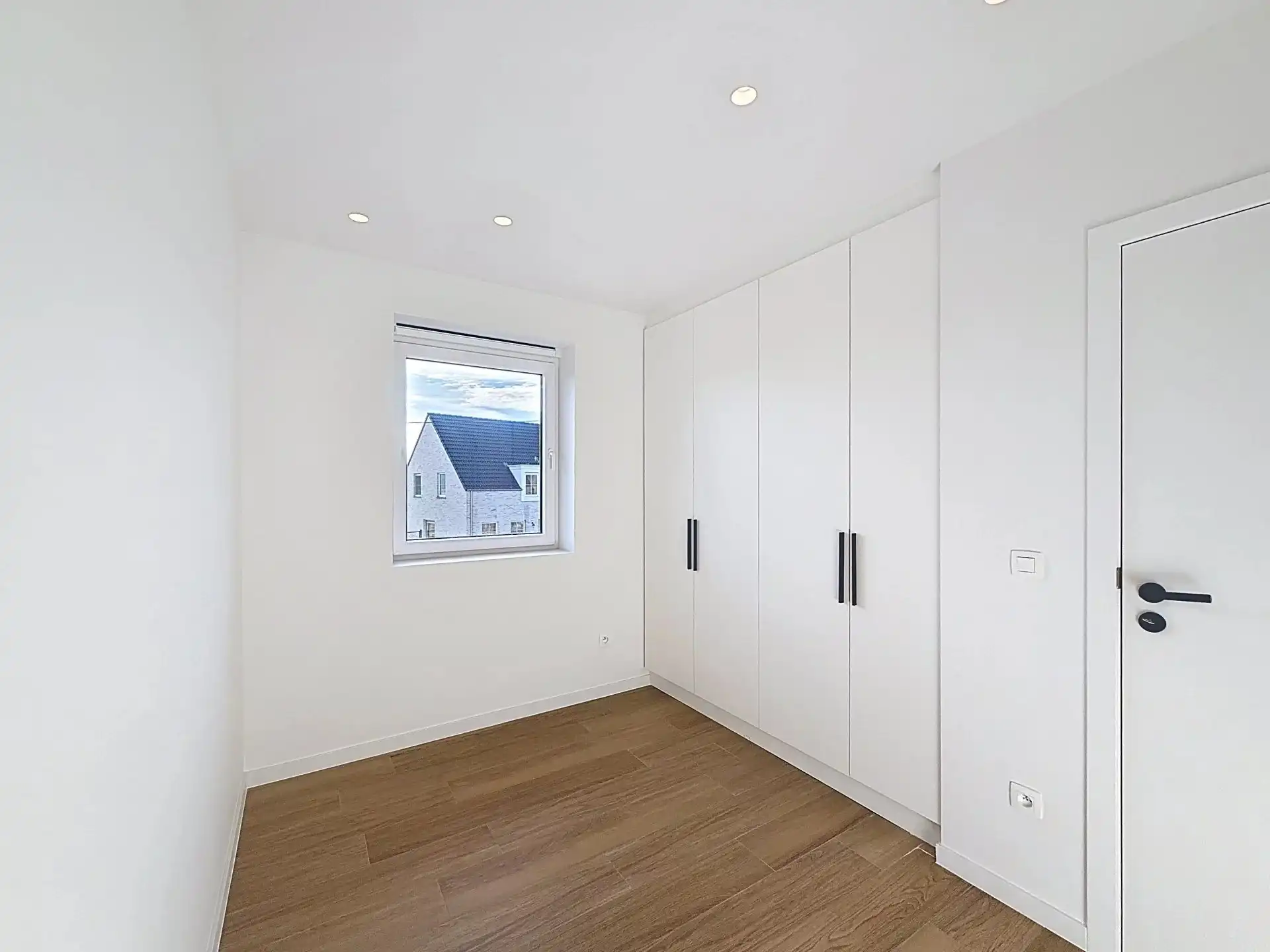 Energiezuinige nieuwbouw woning met 3 slaapkamers en 2 badkamers en omheinde tuin foto 11