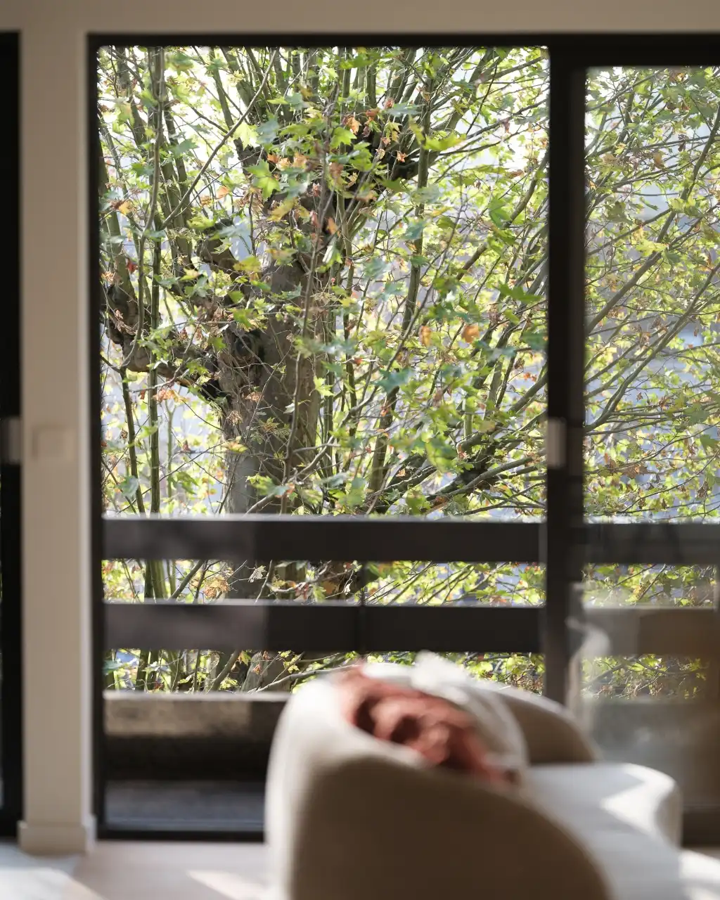 Coupure Rechts – Lichtrijk gerenoveerd éénslaapkamerappartement met terras en zicht op het water foto 7