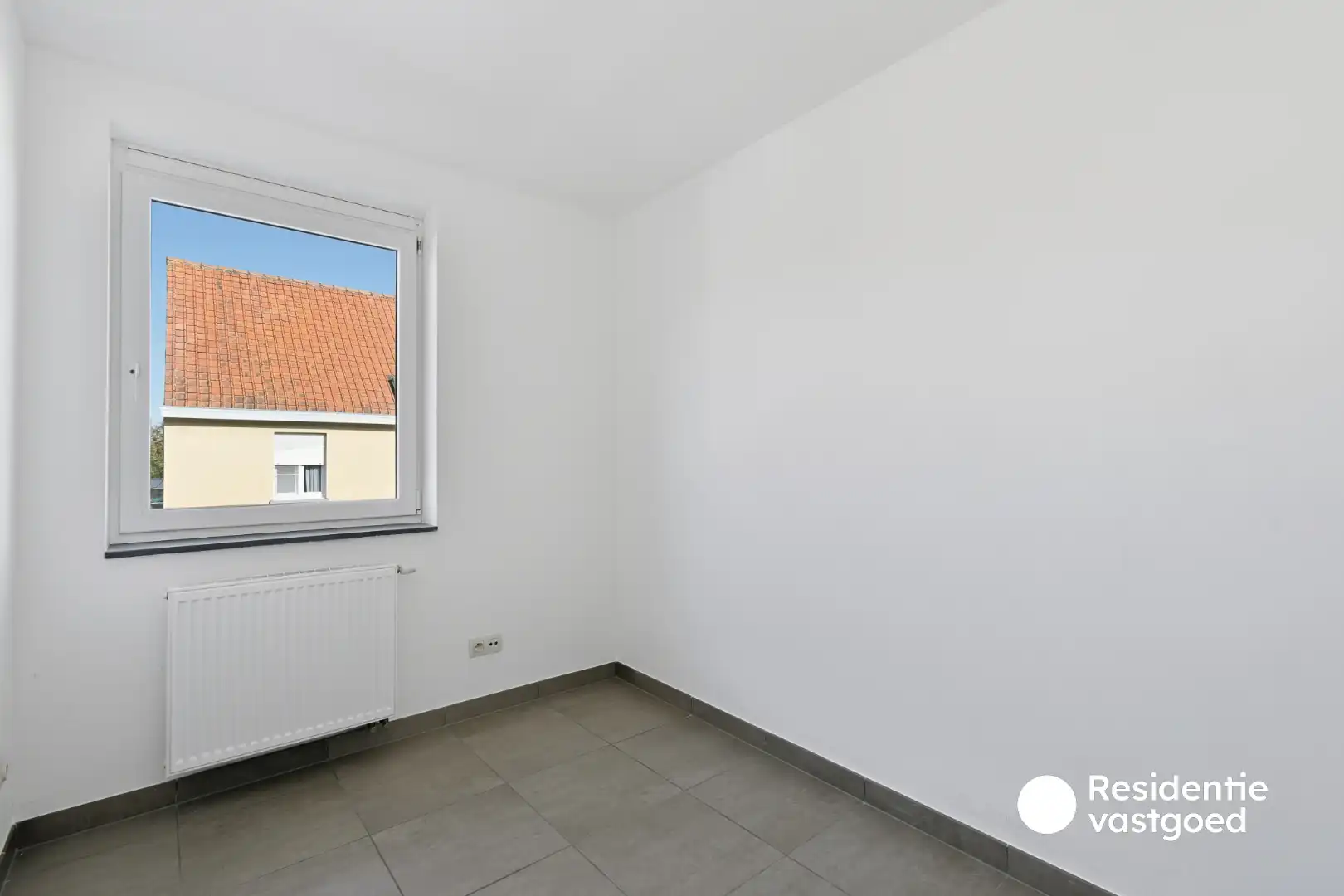 Recente woning met 3 slaapkamers en zonnige tuin nabij centrum Oudenburg foto 11