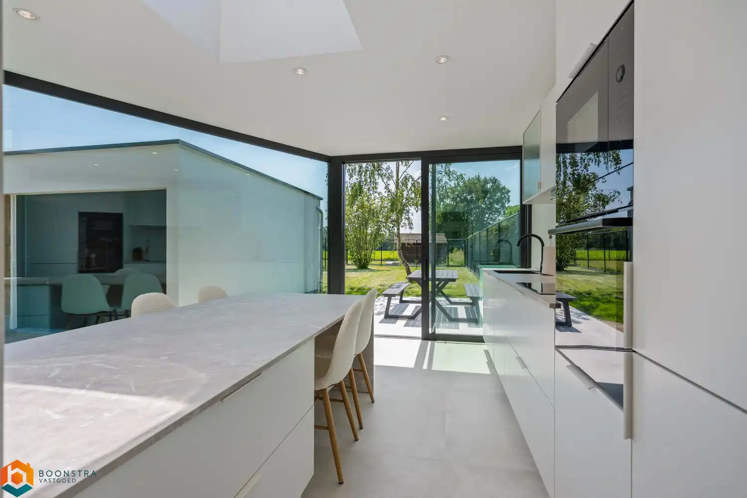Prachtig vernieuwde bungalow te Schriek foto 14