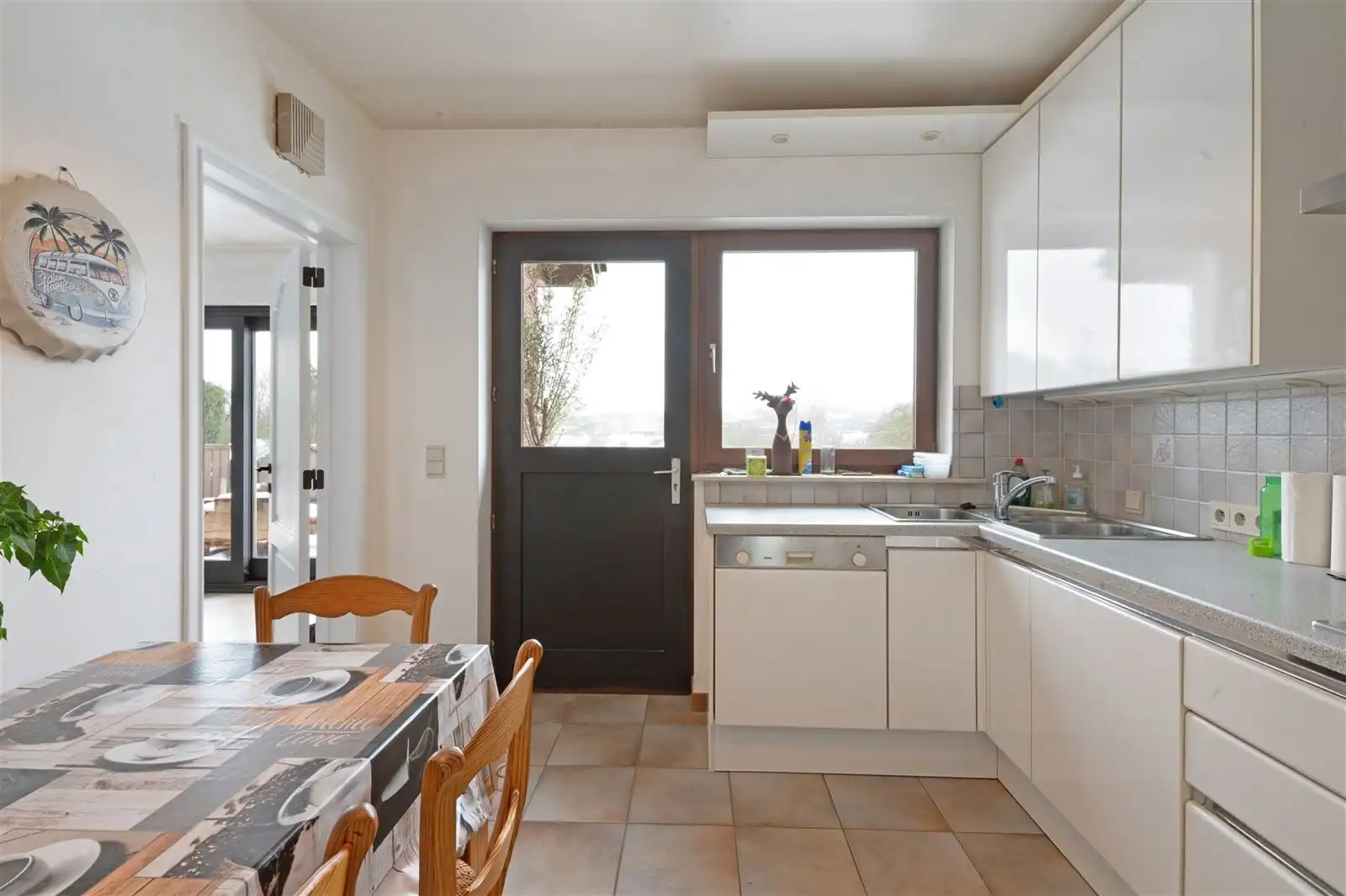 Rustig gelegen gezinswoning met tuin op 12are90 foto 9