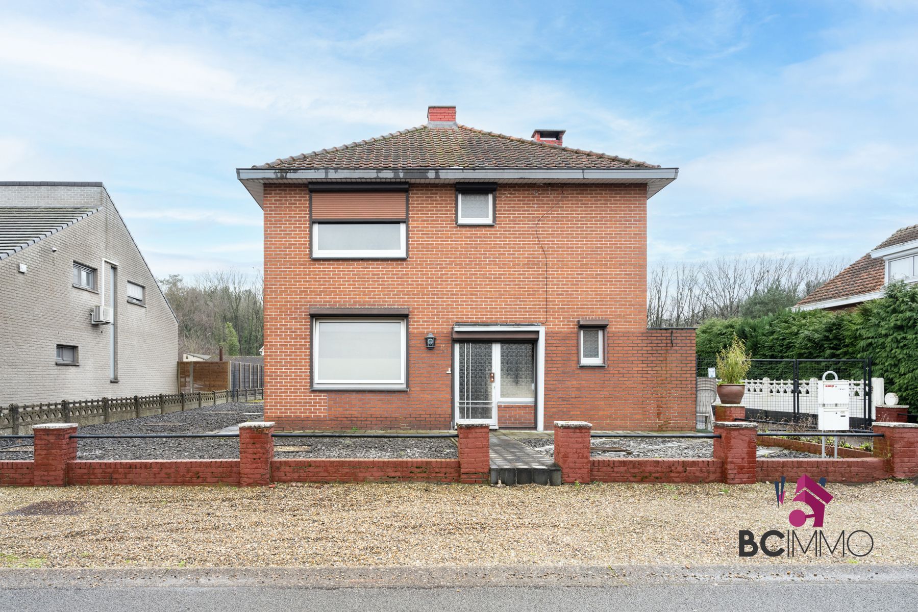 Hoofdfoto van de publicatie: Ruime woning op een perceel van 8are in Houthalen-Oost