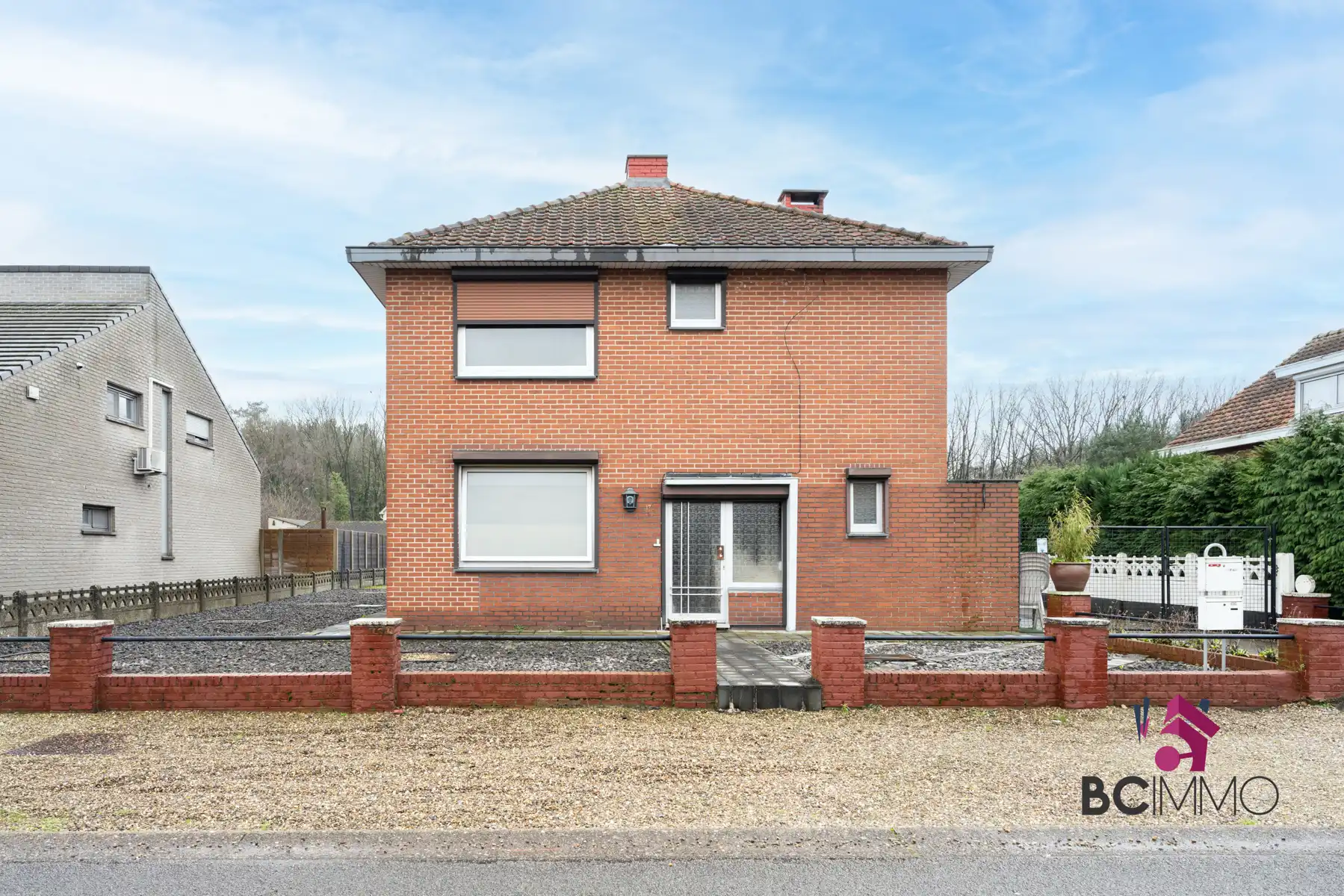 Hoofdfoto van de publicatie: Ruime woning op een perceel van 8are in Houthalen-Oost