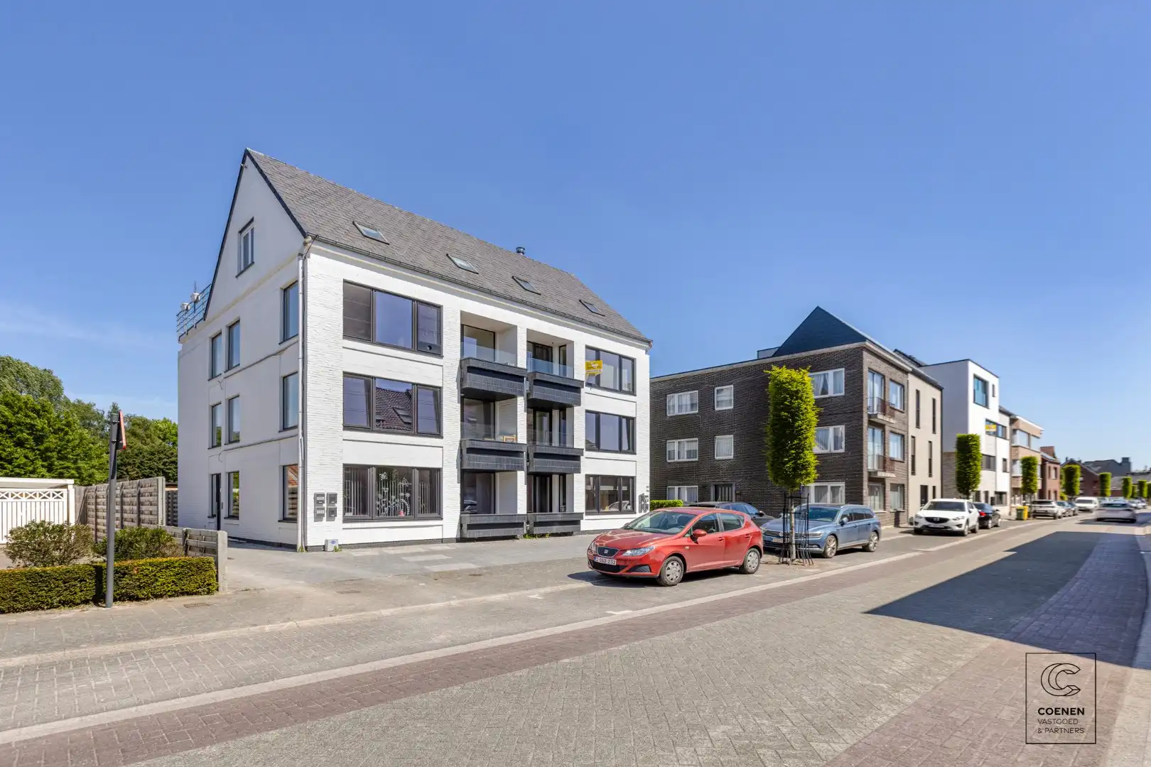 Instapklaar, recent gerenoveerd dakappartement van 55 m² te Geel! foto 12