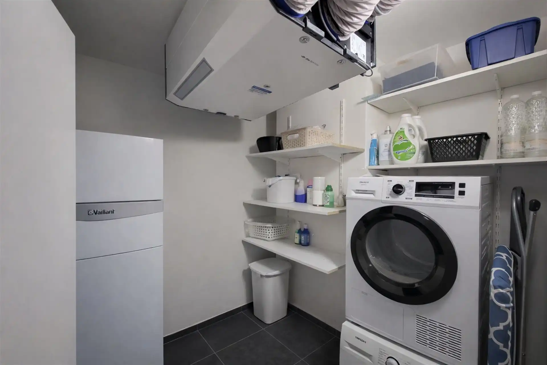 Prachtig luxueus appartement met terras, ondergrondse garage en hoogwaardige technieken op topligging nabij het centrum van Genk foto 14