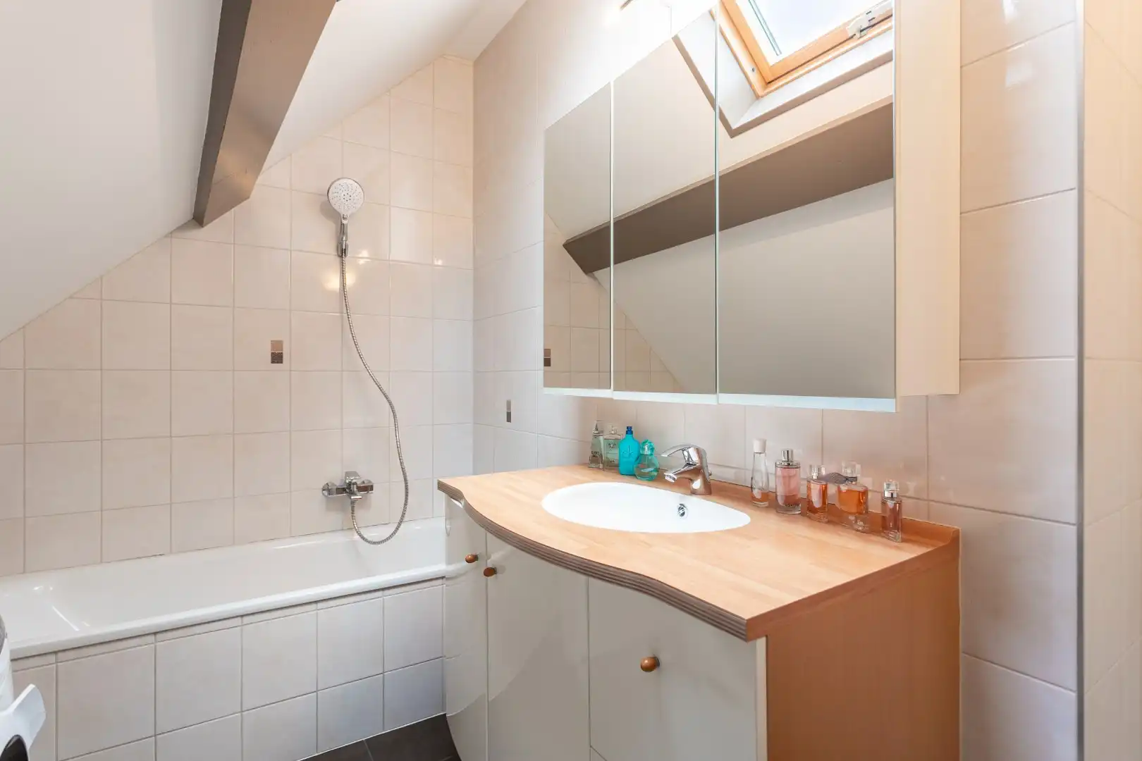 Opbrengsteigendom te koop met 3 app (+-100m²) én garagebox foto 25