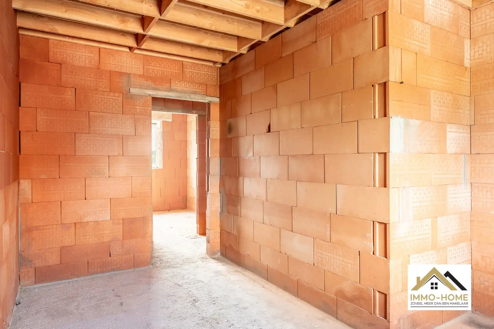 HOB casco woning met héél veel potentieel foto 21