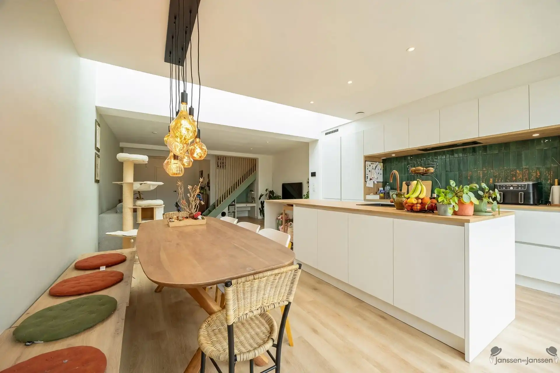 Instapklare, energiezuinige & volledig vernieuwde rijwoning foto 5