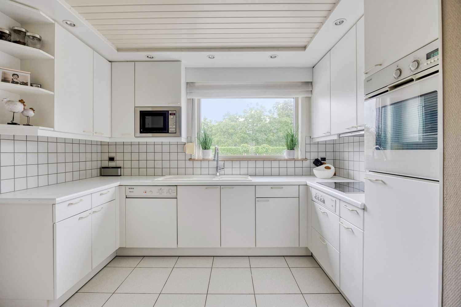 Klassiek landhuis met 4 slaapkamers, bureel en ondergrondse garage op prachtig perceel van 1000 m² nabij Lommel-centrum foto 11