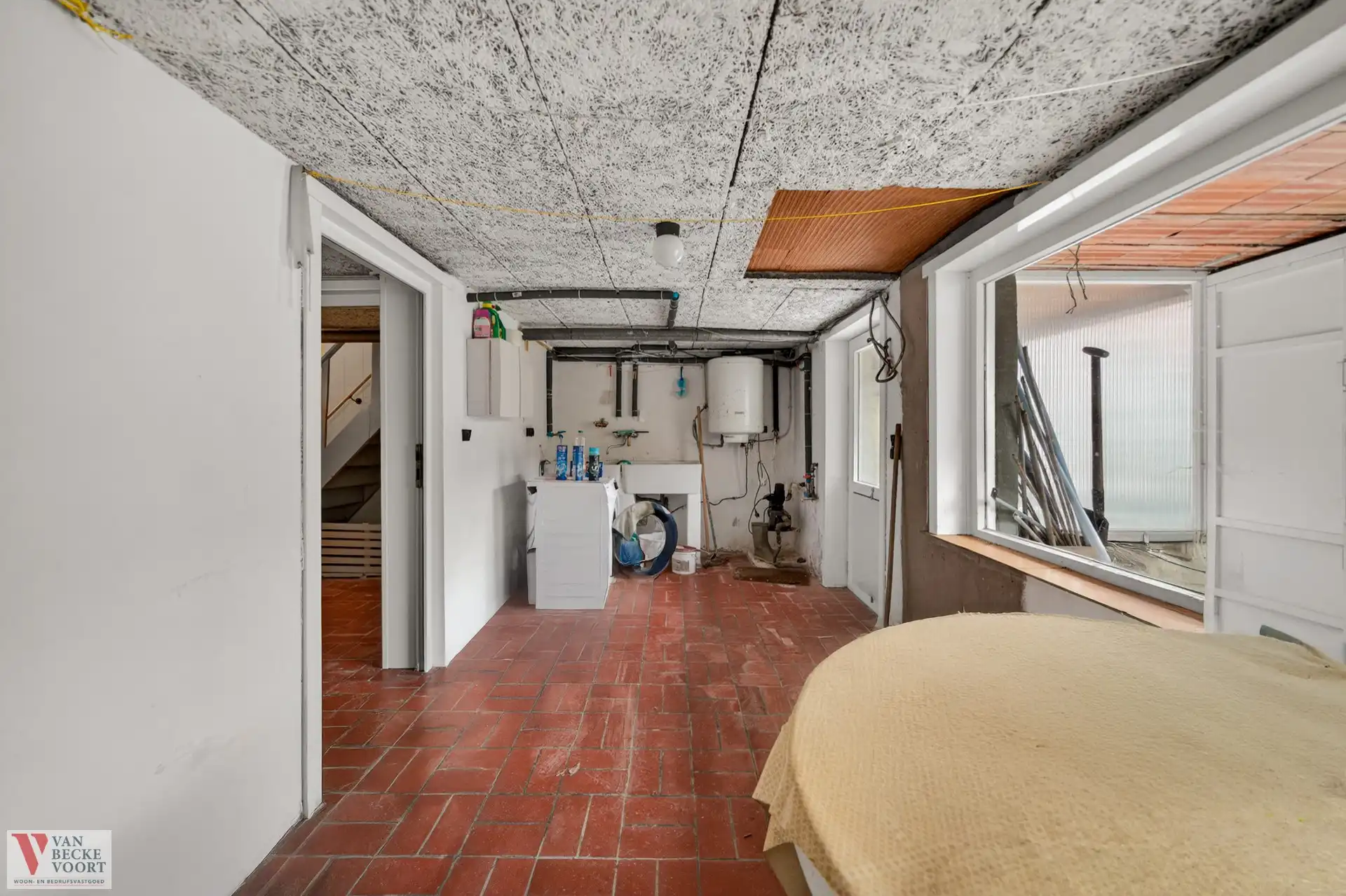 Te renoveren bel-etagewoning met garage foto 10