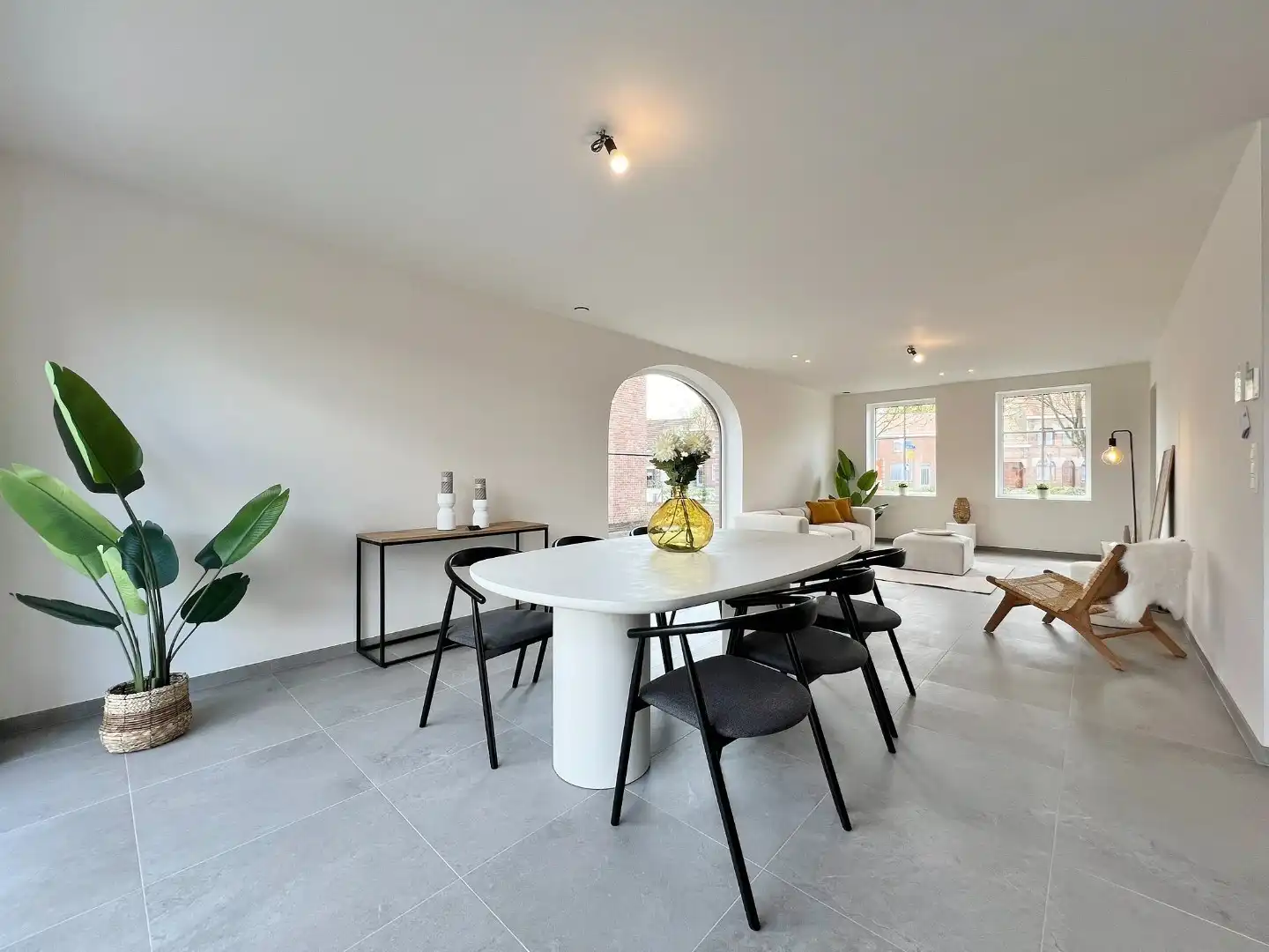 Halfopen karaktervolle nieuwbouwwoning met dubbele garage en tuin. ( 6%btw mogelijk ) foto 8