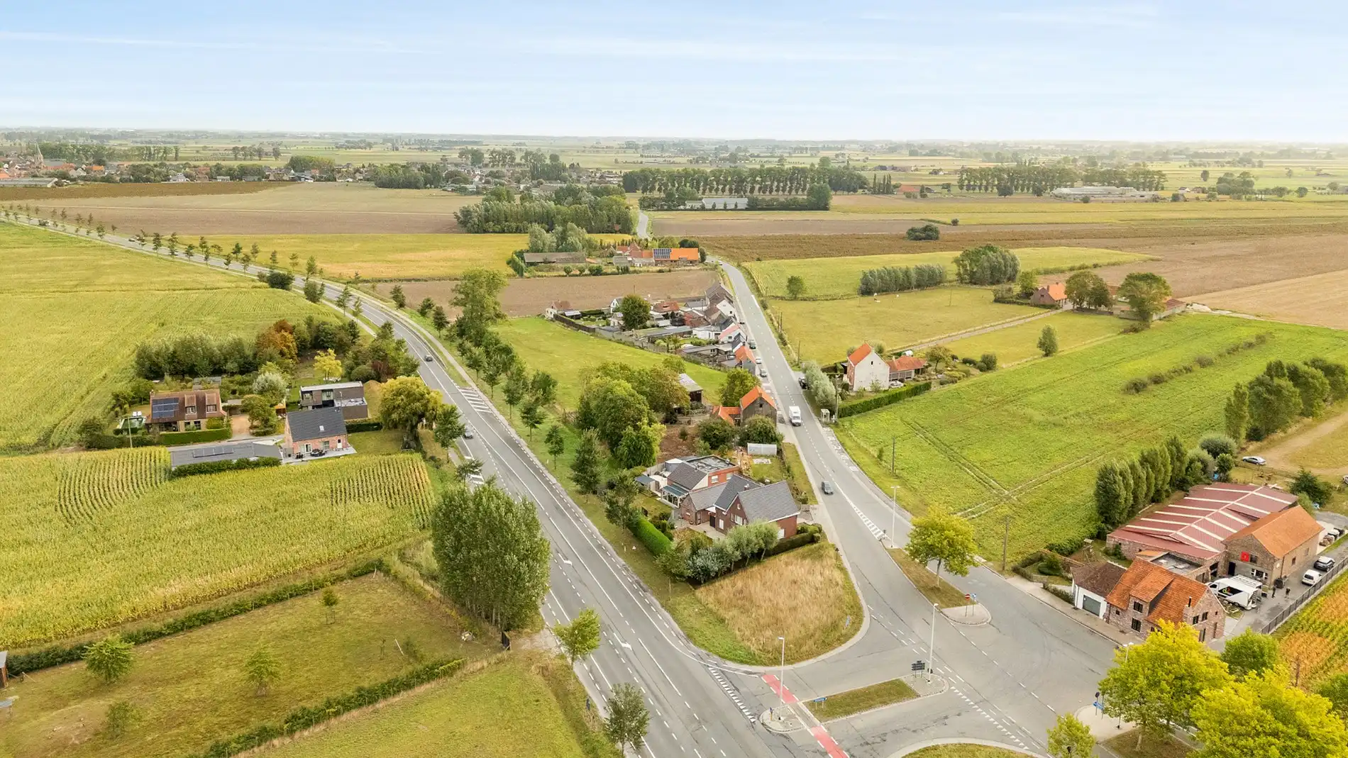 TE RENOVEREN WONING OP EEN PERCEEL VAN 8.000M² foto 5