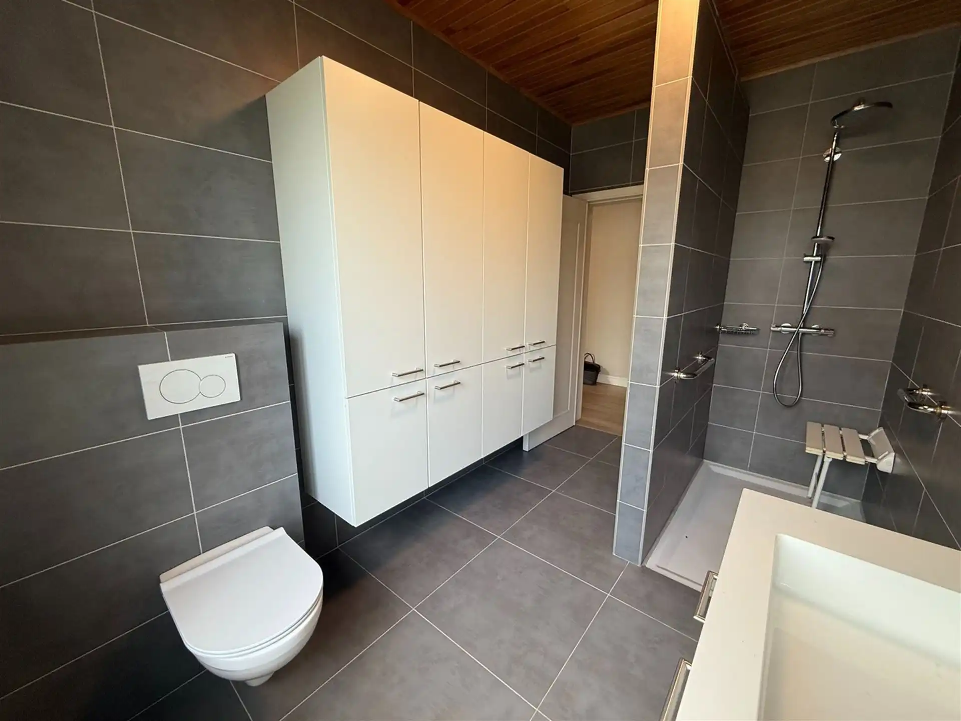Gelijkvloers appartement van 87m² met 1 slaapkamer foto 8