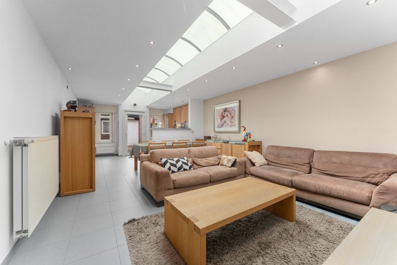 Roeselare : Instapklare, gerenoveerde rijwoning in hartje Roeselare! foto 3