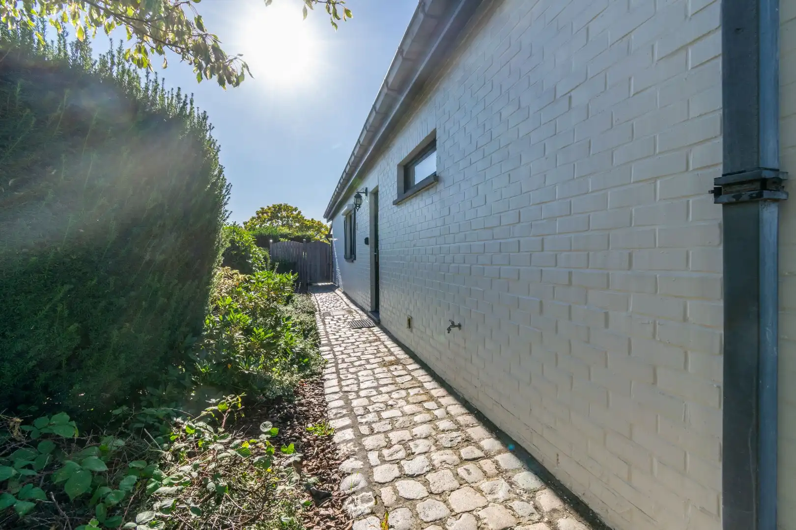 LICHTRIJKE OPEN BEBOUWING MET 3 SLP, GARAGE & ZUID-TUIN foto 9
