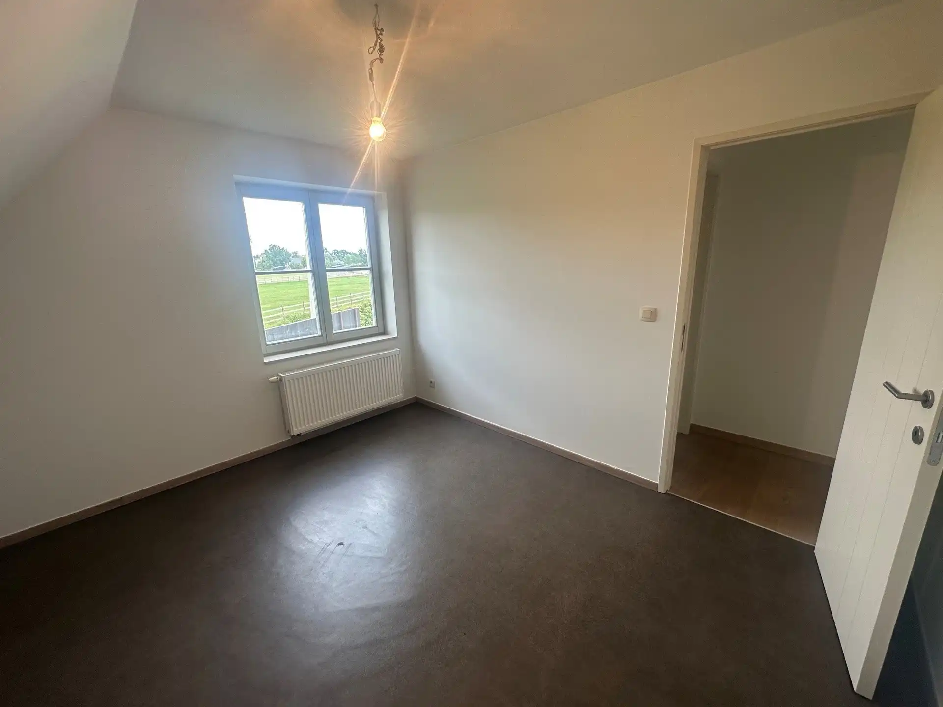 Klassevolle open bebouwing met 4 slaapkamers en prachtig landelijk uitzicht foto 20