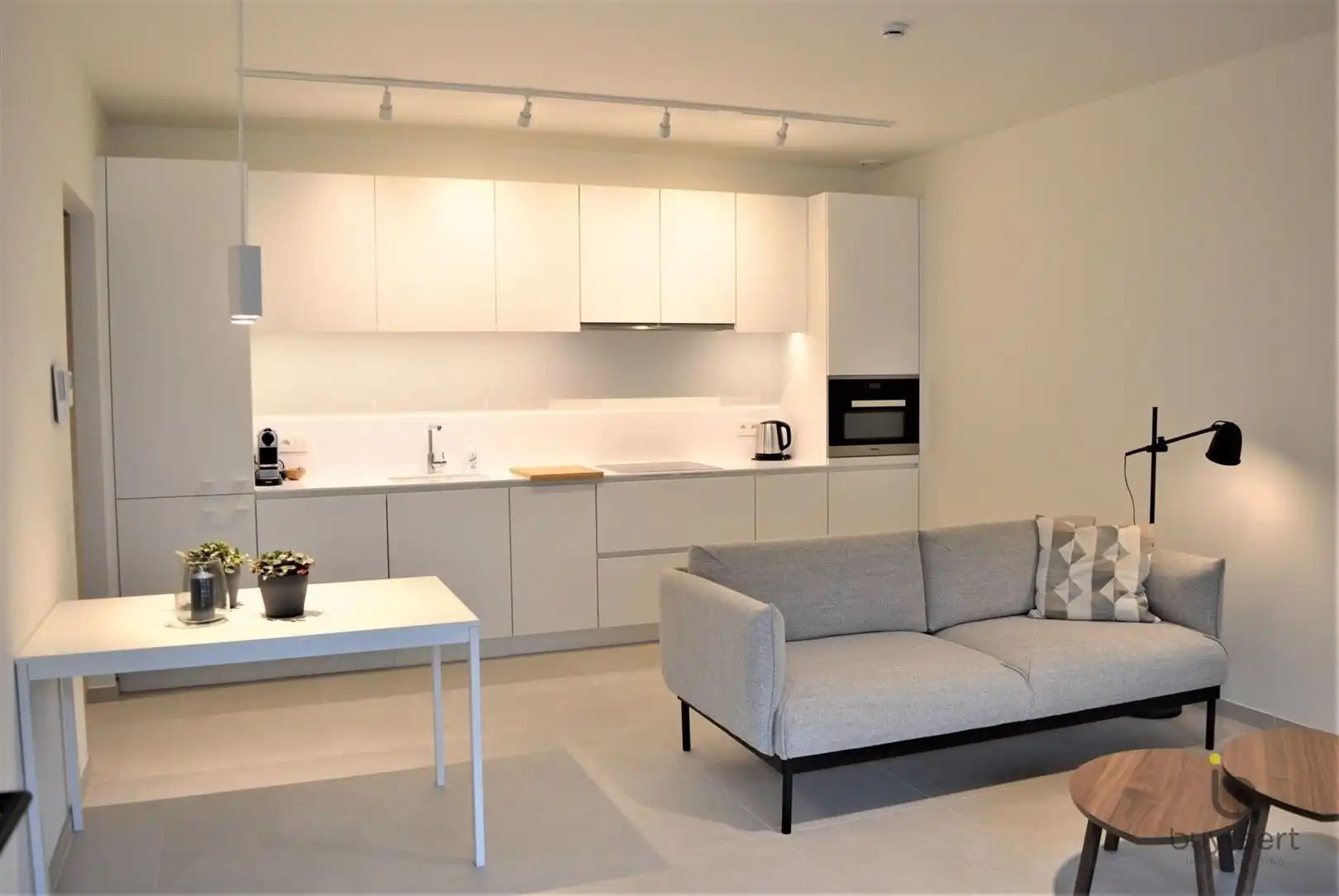 Nieuw gemuebelde assistentiewoning met veel comfort op het Nieuwe Zuid! foto 2