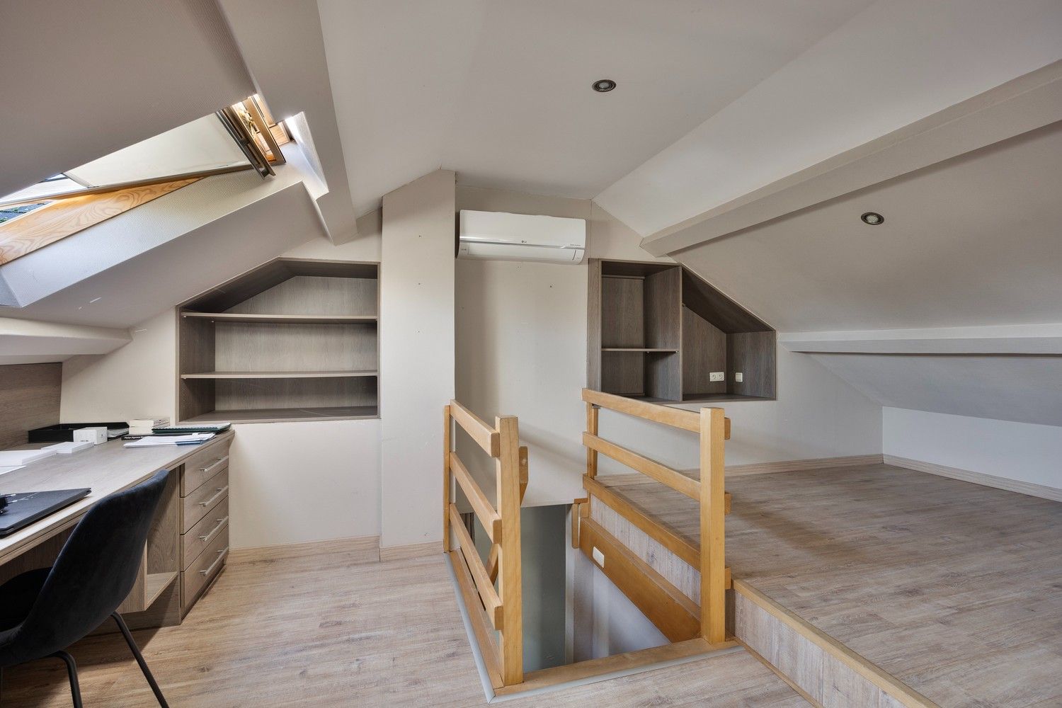 Moderne split-level woning met ruime tuin in Maasmechelen foto 13