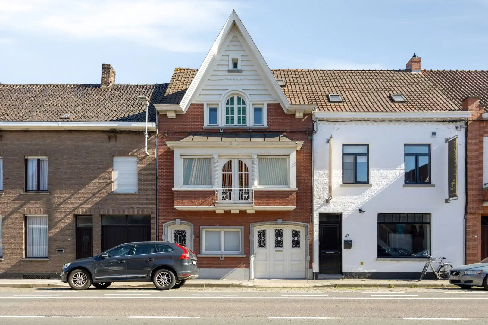 Stijlvolle woning met 5 slaapkamers! foto {{pictureIndex}}