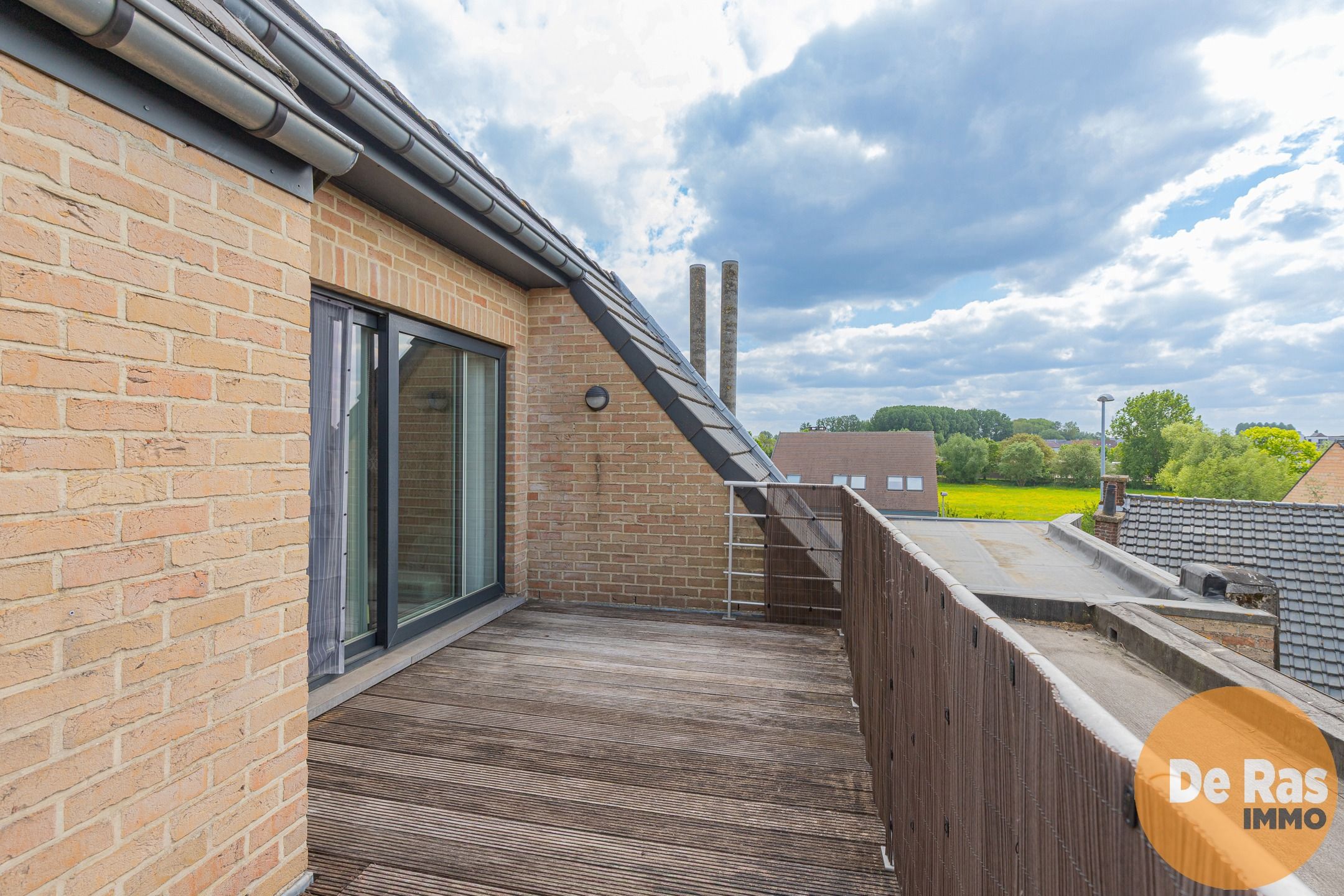 Schitterend dakappartement met terras en staanplaats foto 16