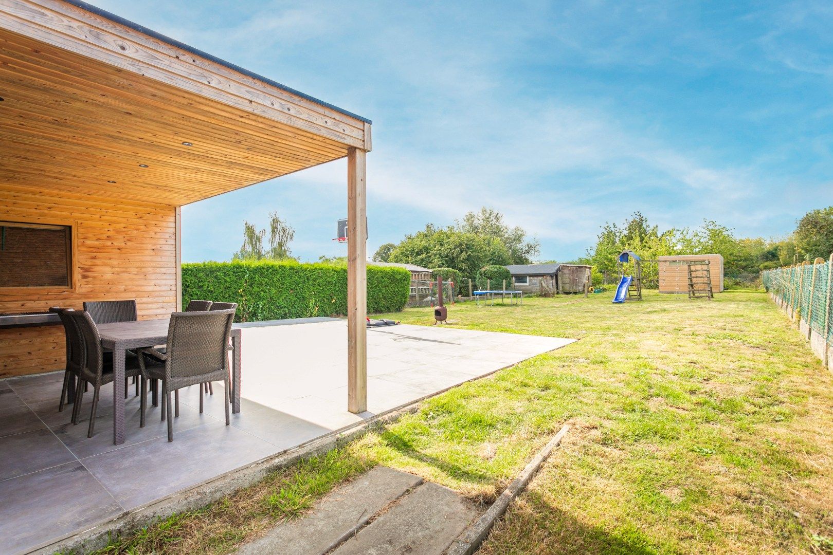 Instapklare woning op 9a30, met 3 slpks, garage en tuin  foto 8