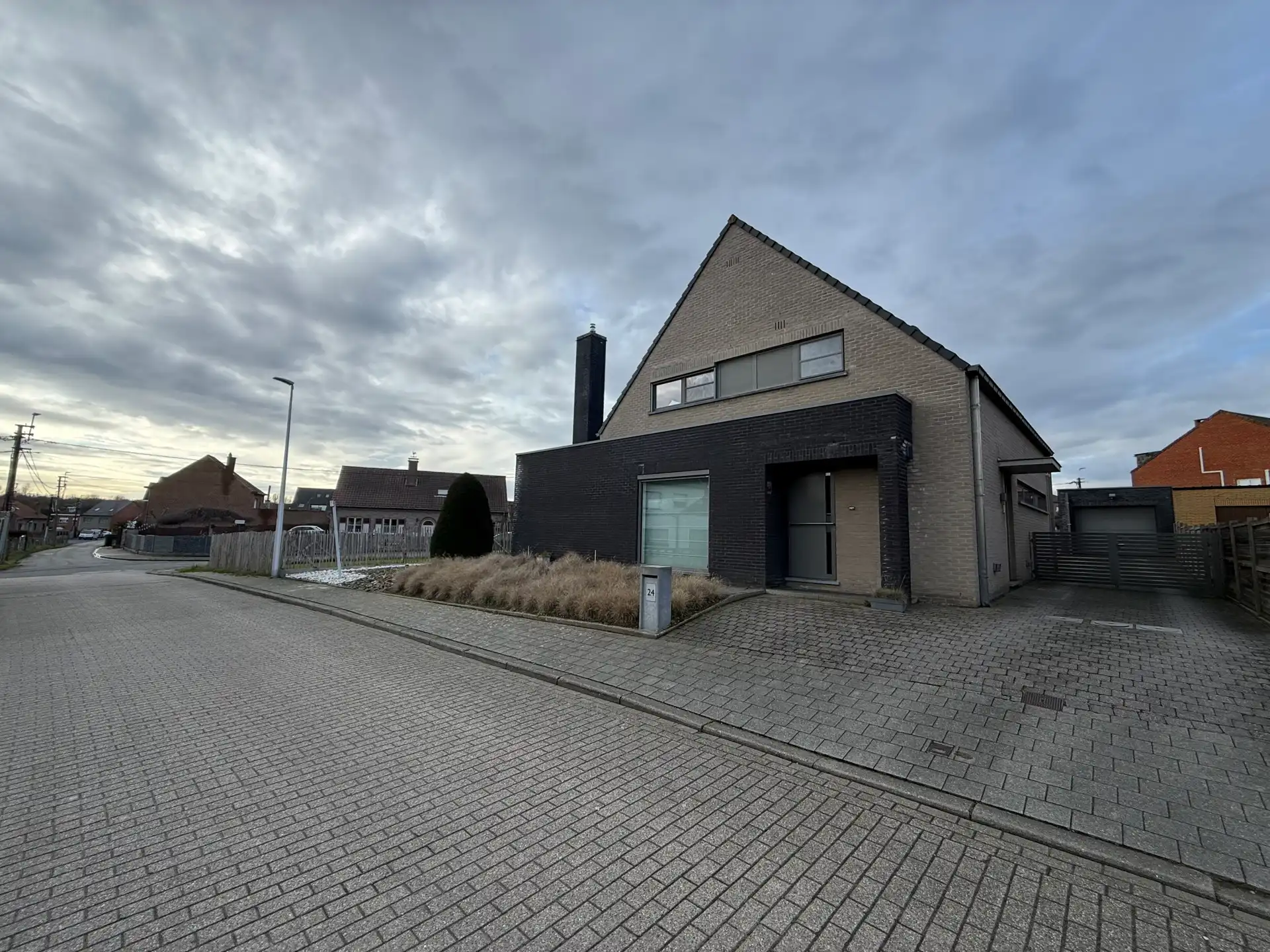 WANZELE - Rustig gelegen Villa met grote tuin. foto {{pictureIndex}}