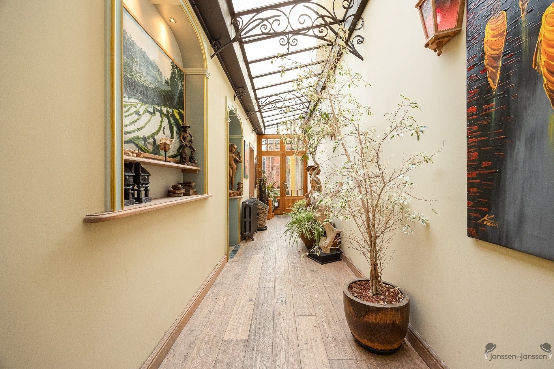 Uniek royaal handelshuis in centrum Antwerpen foto 12