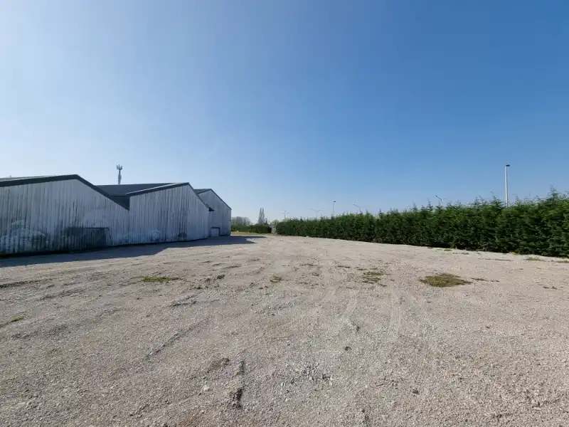 Buitenstockage te huur foto 3