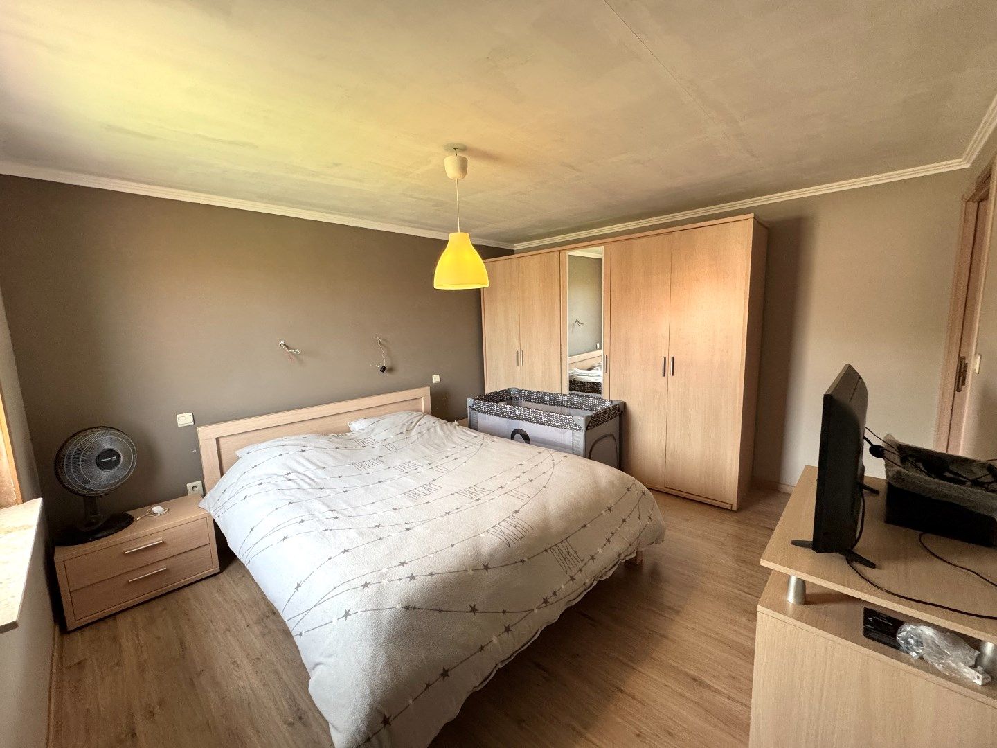 INSTAPKLARE HALFOPEN WONING MET 4 SLPKS, TUIN EN GARAGE foto 15