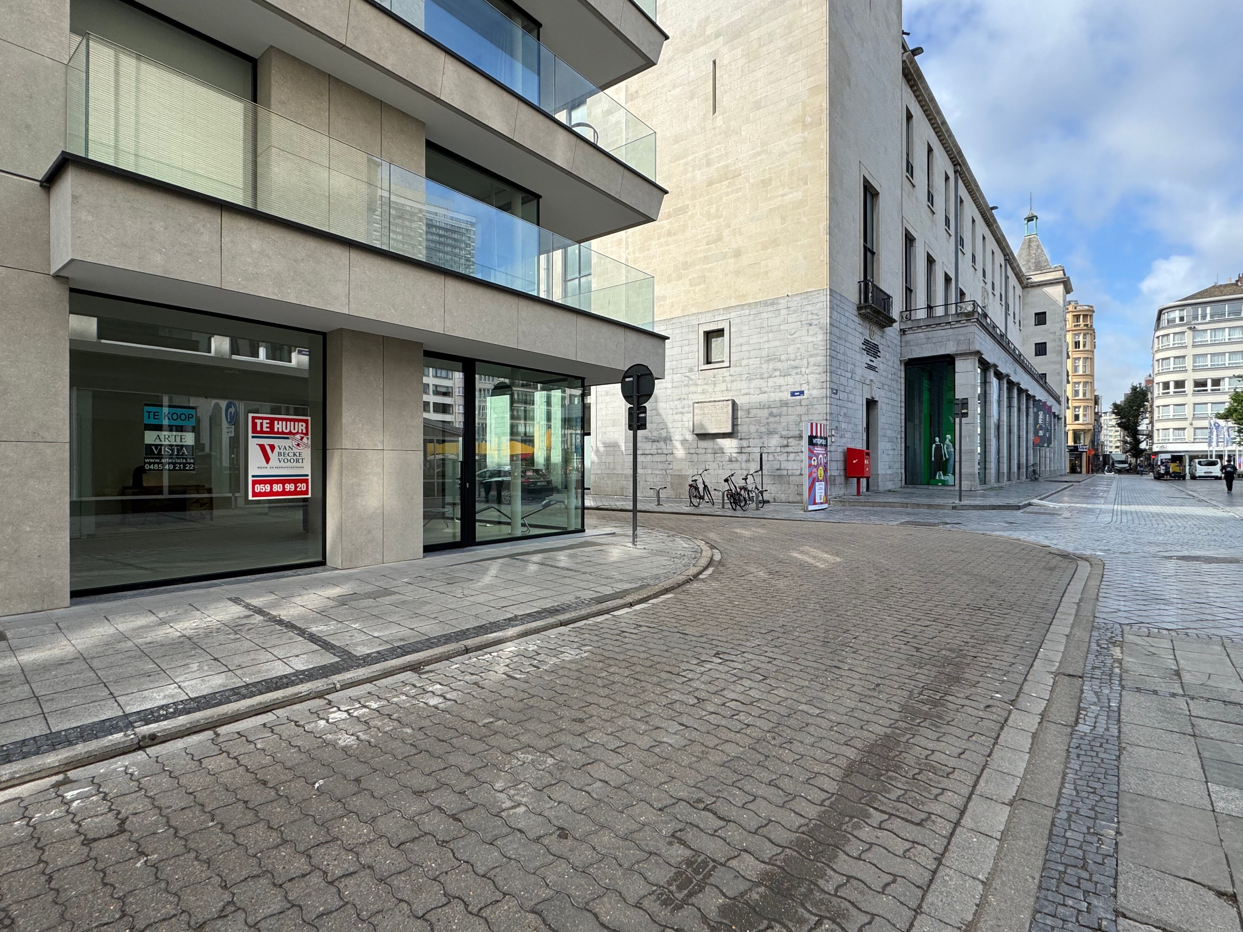 Handelsgelijkvloers 75m² in nieuwbouwresidentie foto 2