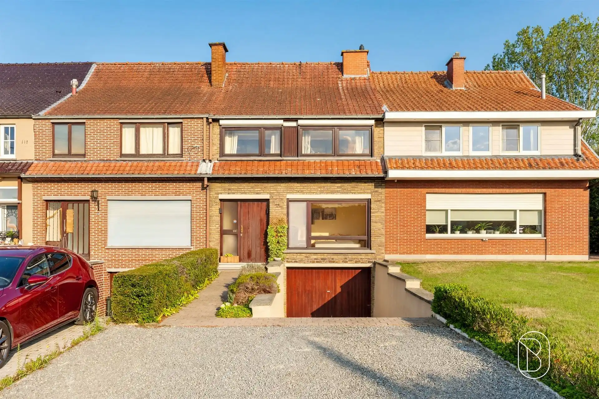 Ruime gezinswoning met 3 SLK, tuin en garage! foto 2