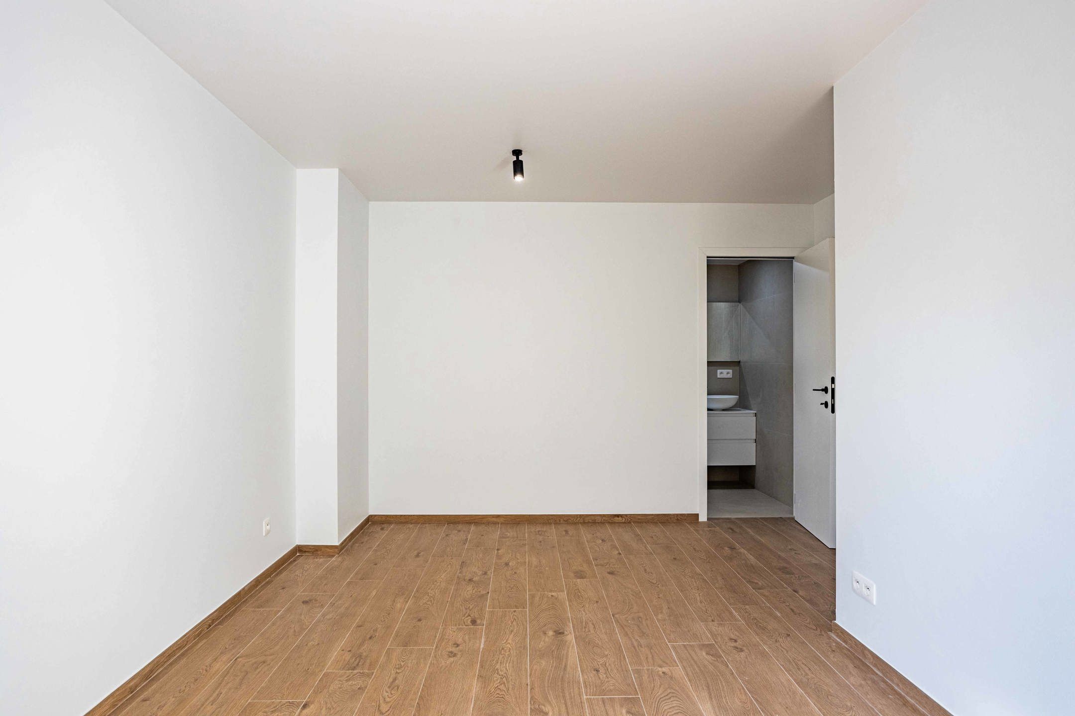 Prachtige nieuwbouwwoning omringd door groen en natuur. foto 17