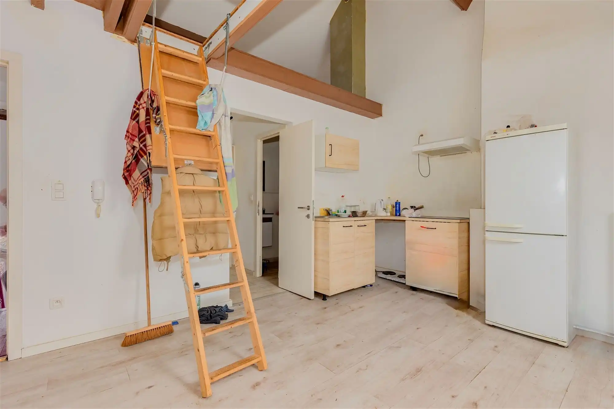 Huis ingedeeld in 6 verhuurde units - 8,8% netto rendement foto 9