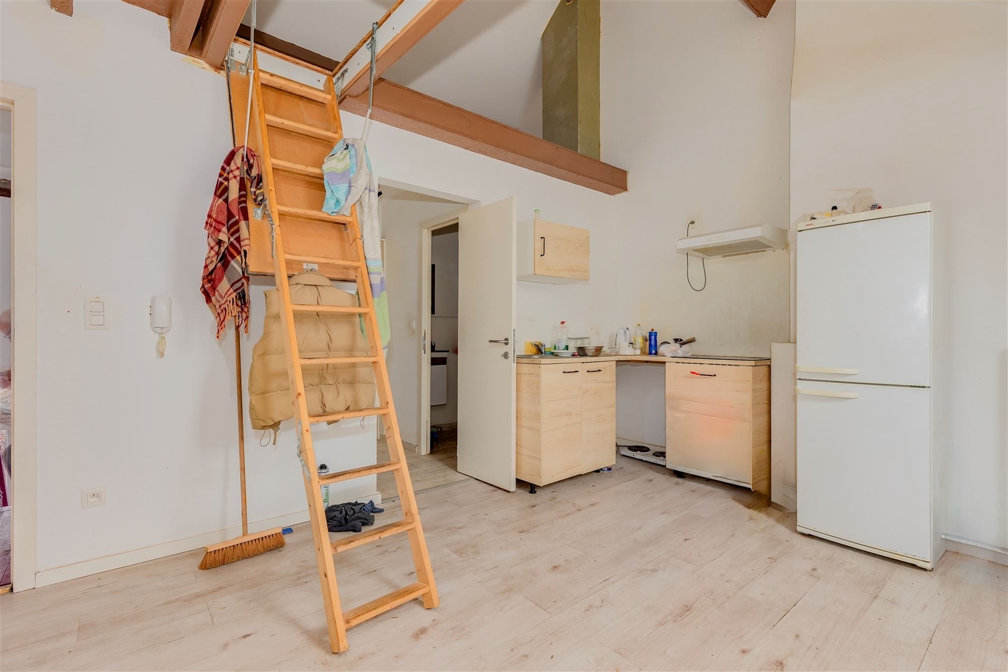 Huis ingedeeld in 6 verhuurde units - 8,8% netto rendement foto 9