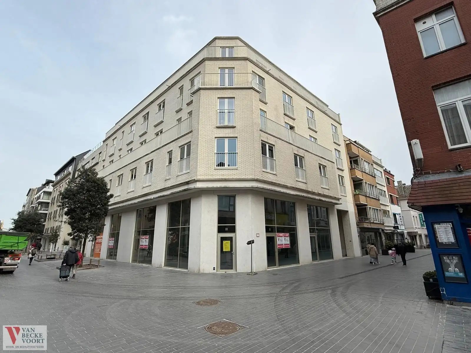 Handelsgelijkvloers 199m² foto 2