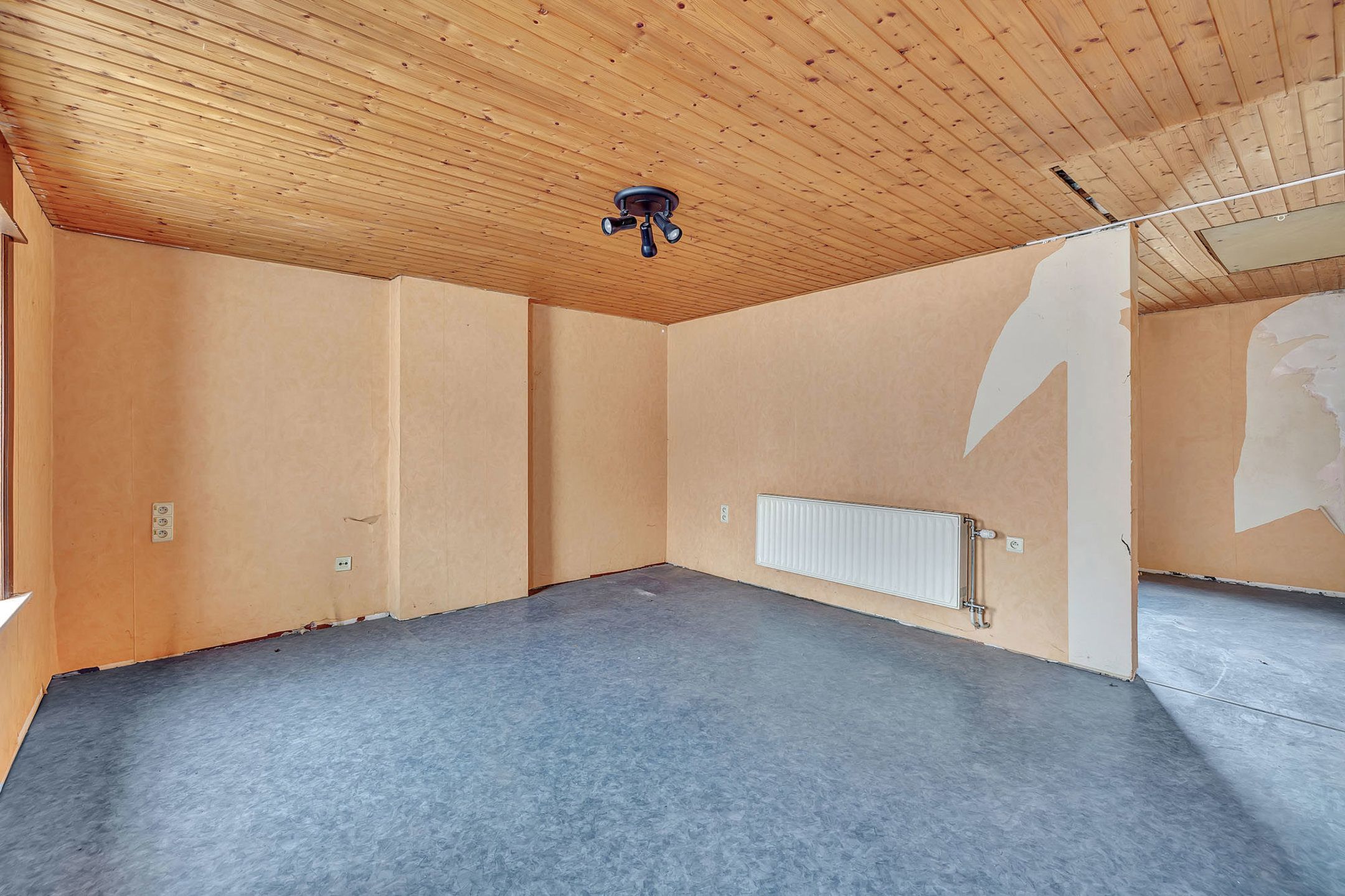 Te renoveren halfopen bebouwing met 2 slaapkamers  foto 18