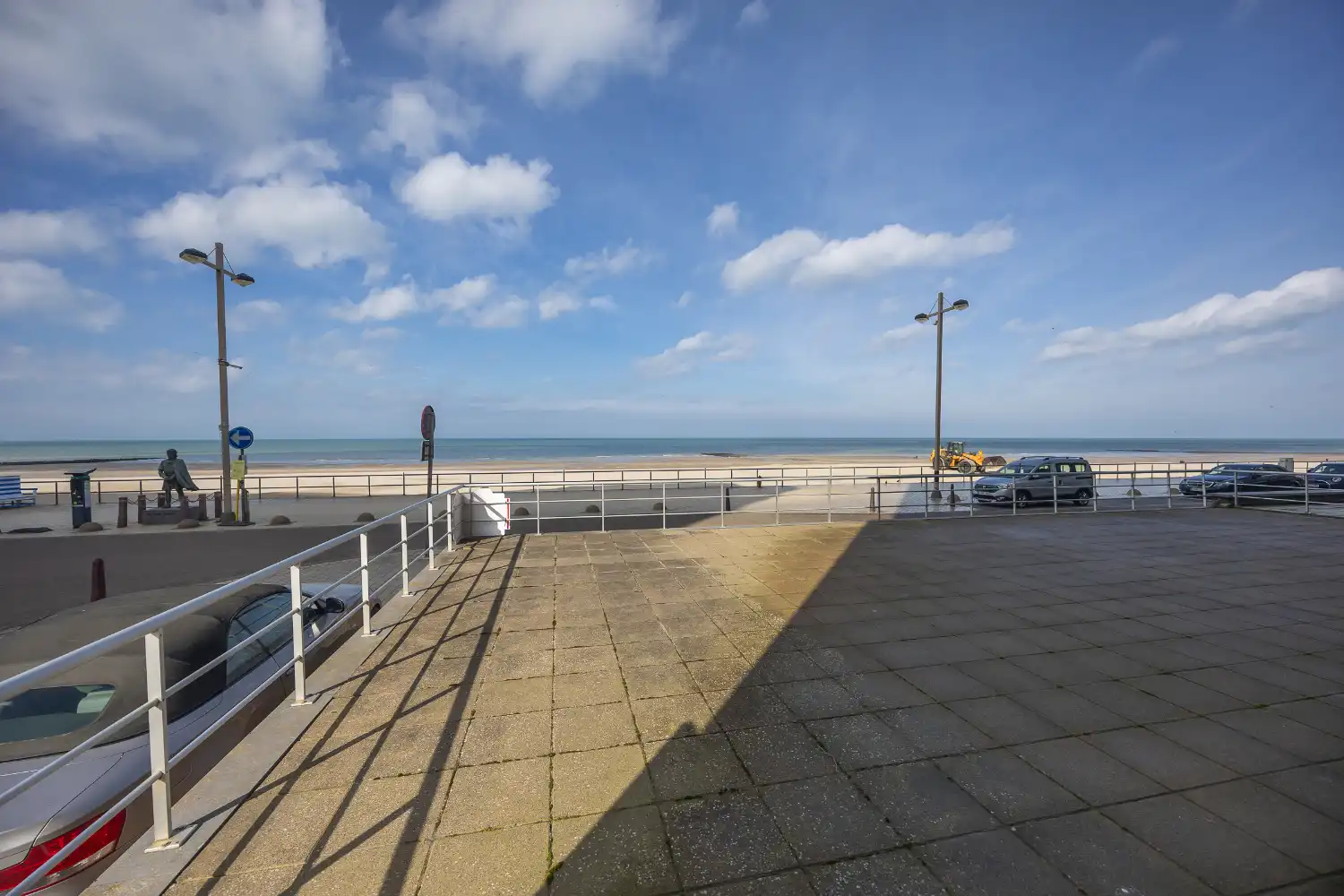 Gelijkvloers appartement met frontaal zeezicht en ruim zonneterras te koop in Middelkerke foto 9
