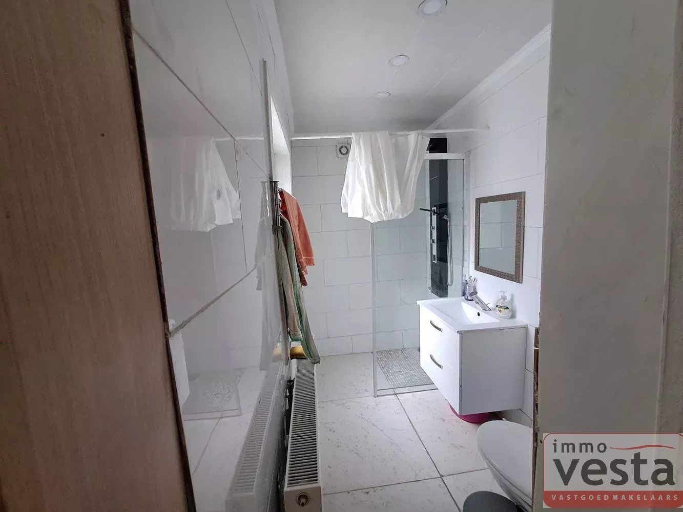 Rijwoning aan de stadsrand foto 10