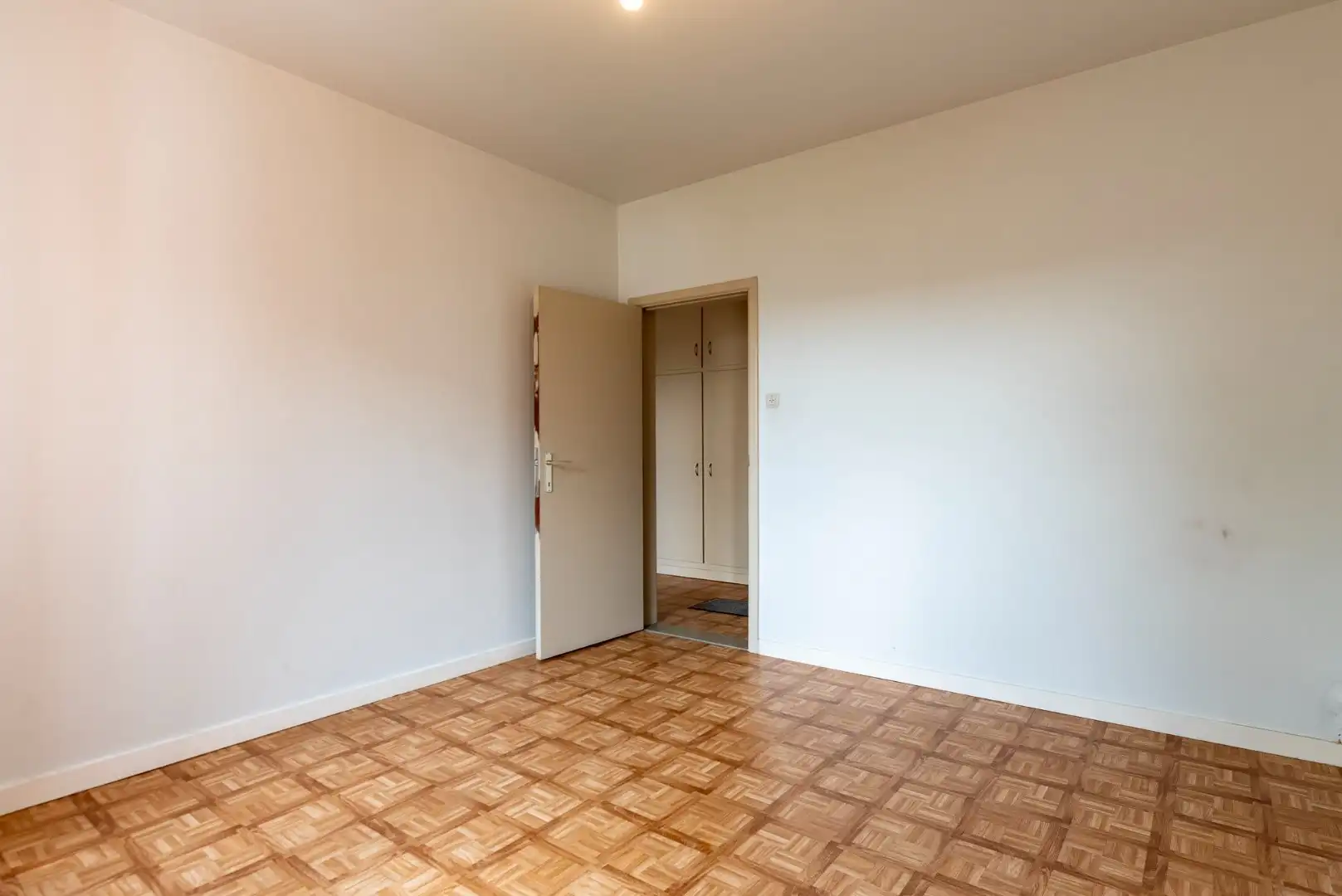 Ruim 2 slaapkamer appartement met garage in Boechout! foto 25