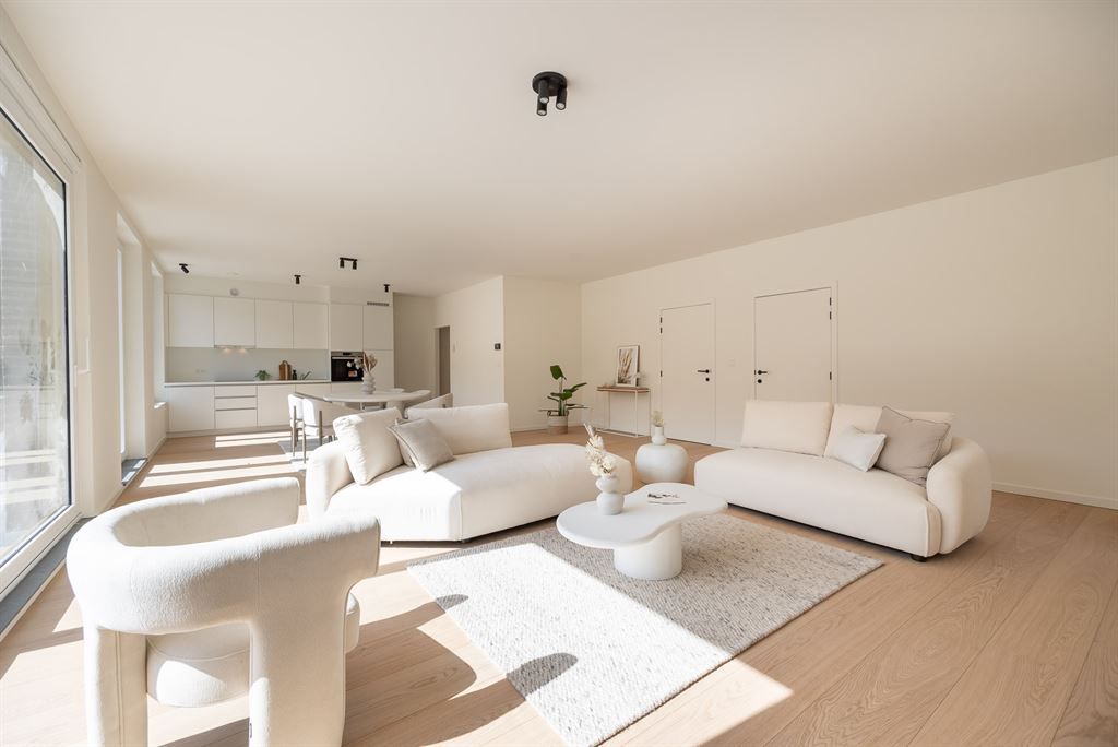 Luxueus gelijkvloers app met ruime tuin foto 2